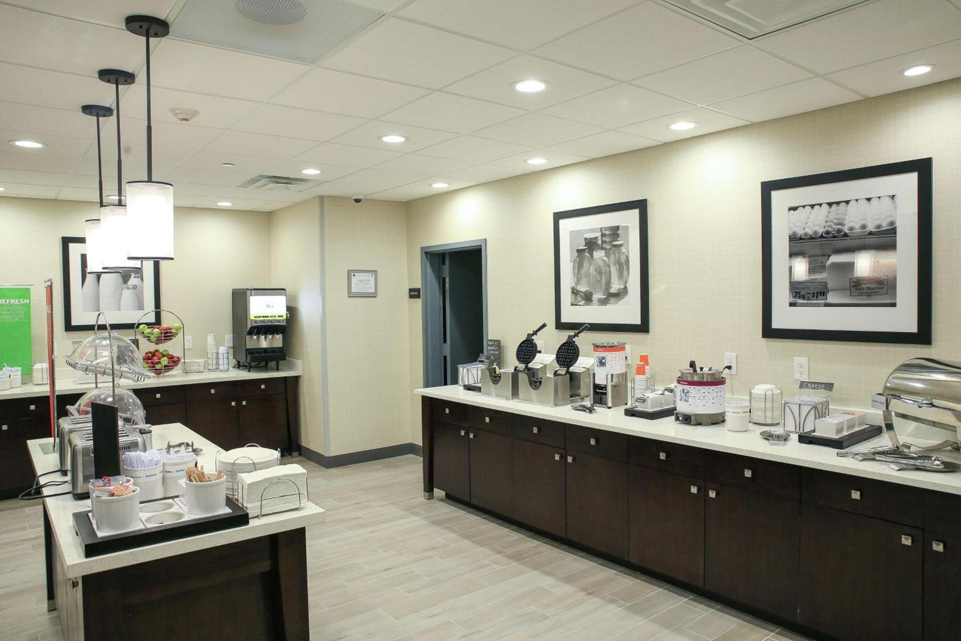 Hampton Inn & Suites Mount Laurel/Moorestown photo 5