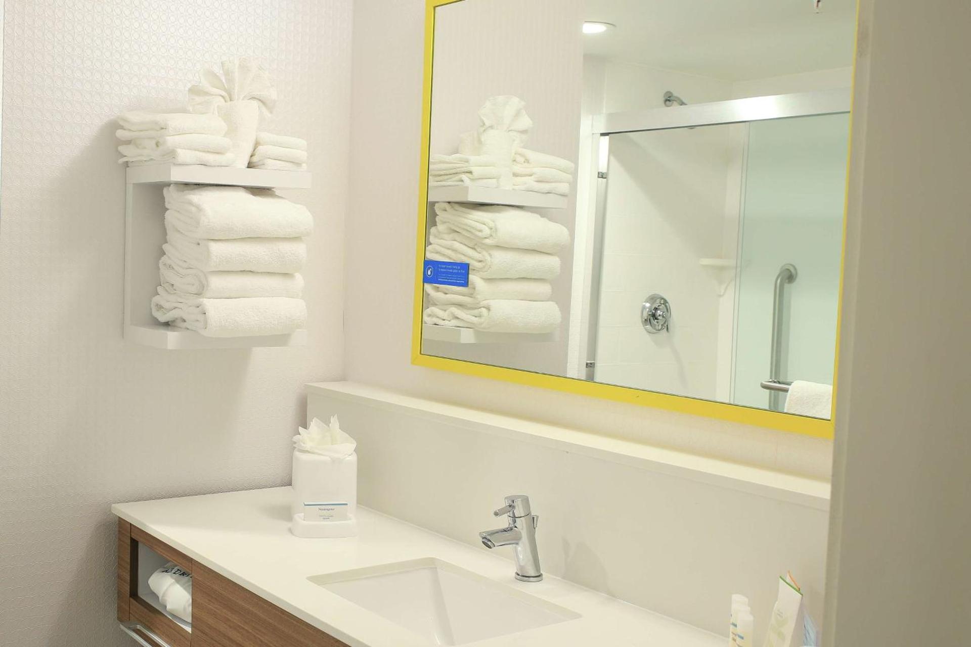 Hampton Inn & Suites Mount Laurel/Moorestown photo 9