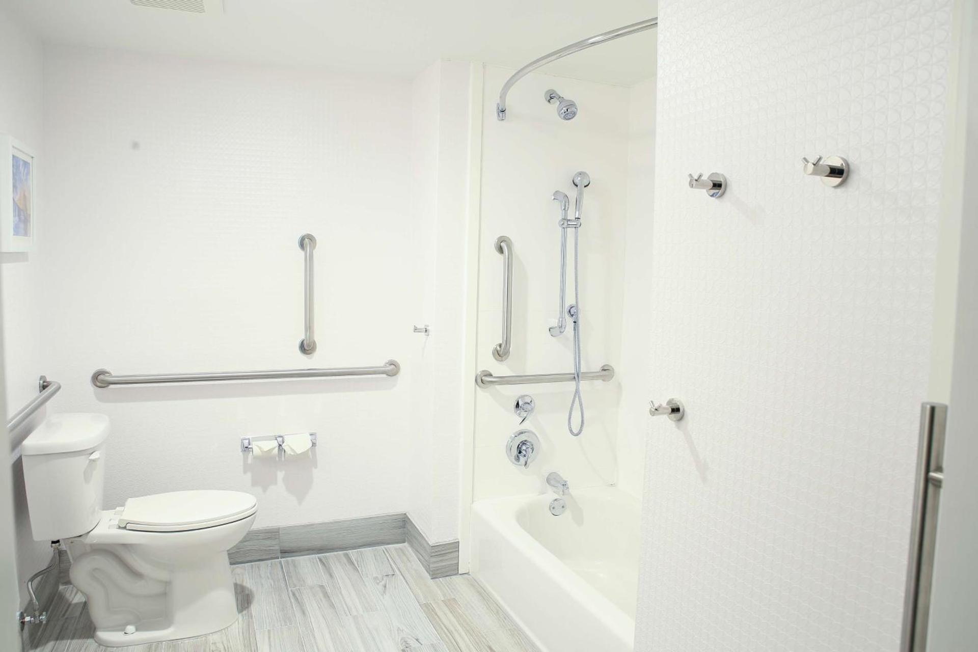 Hampton Inn & Suites Mount Laurel/Moorestown photo 11