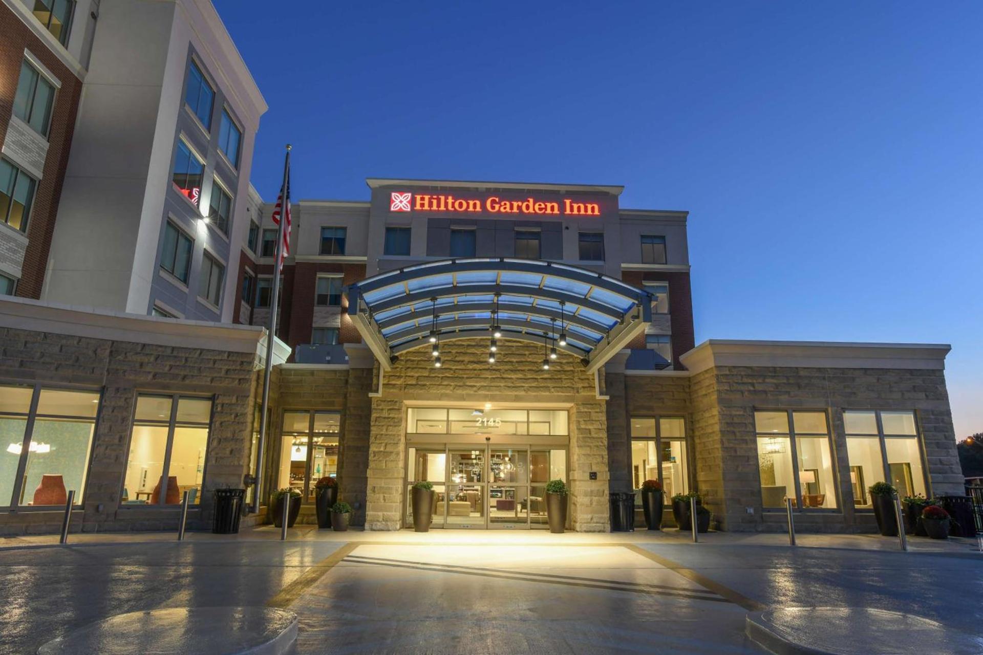 Hilton Garden Inn Cincinnati Midtown photo 3