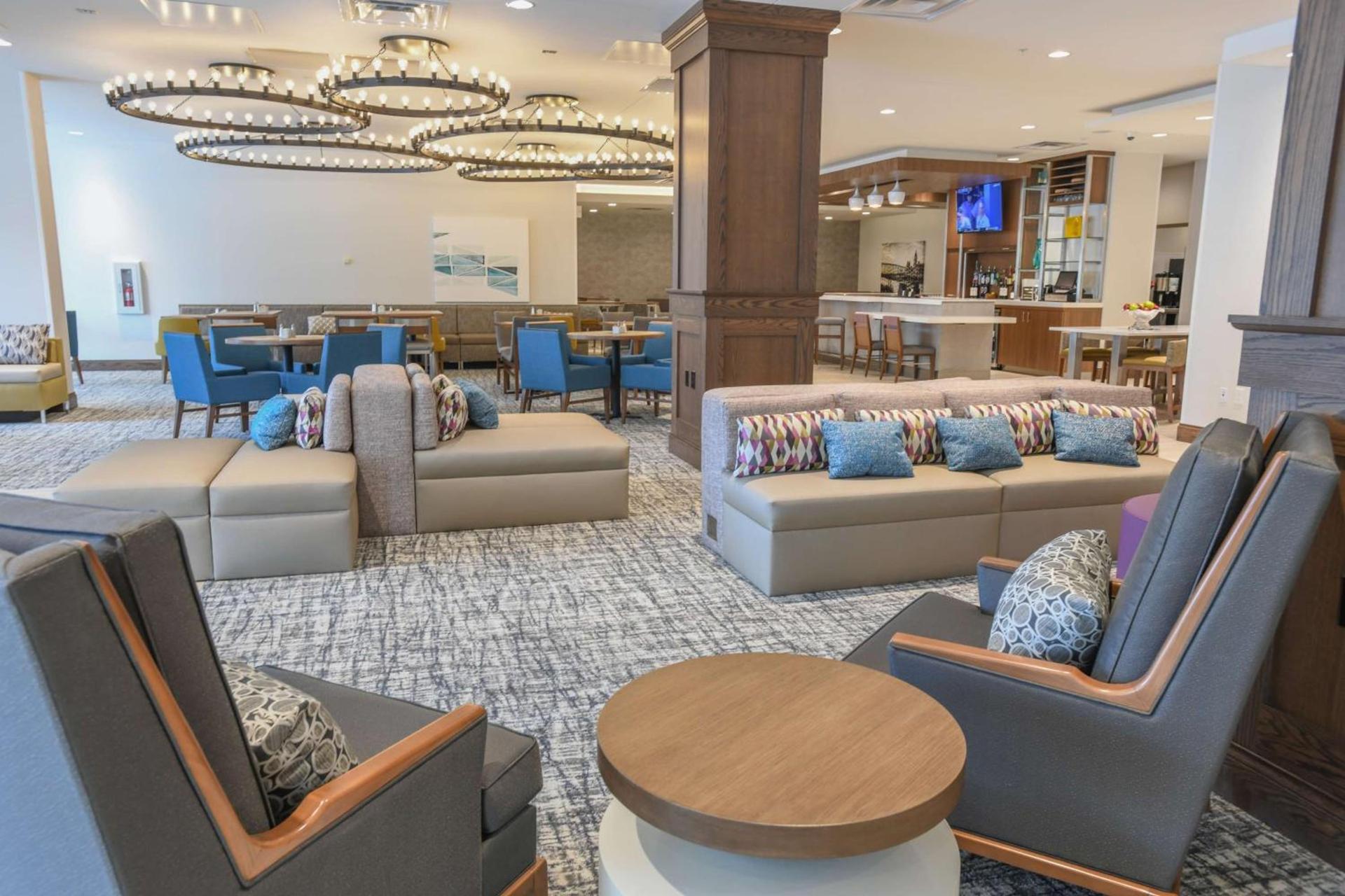 Hilton Garden Inn Cincinnati Midtown photo 7
