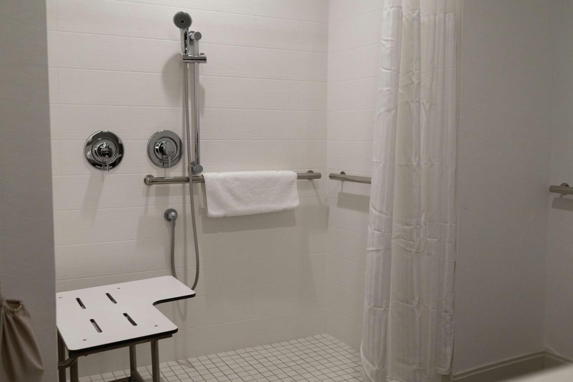 Hilton Garden Inn Waco photo 17