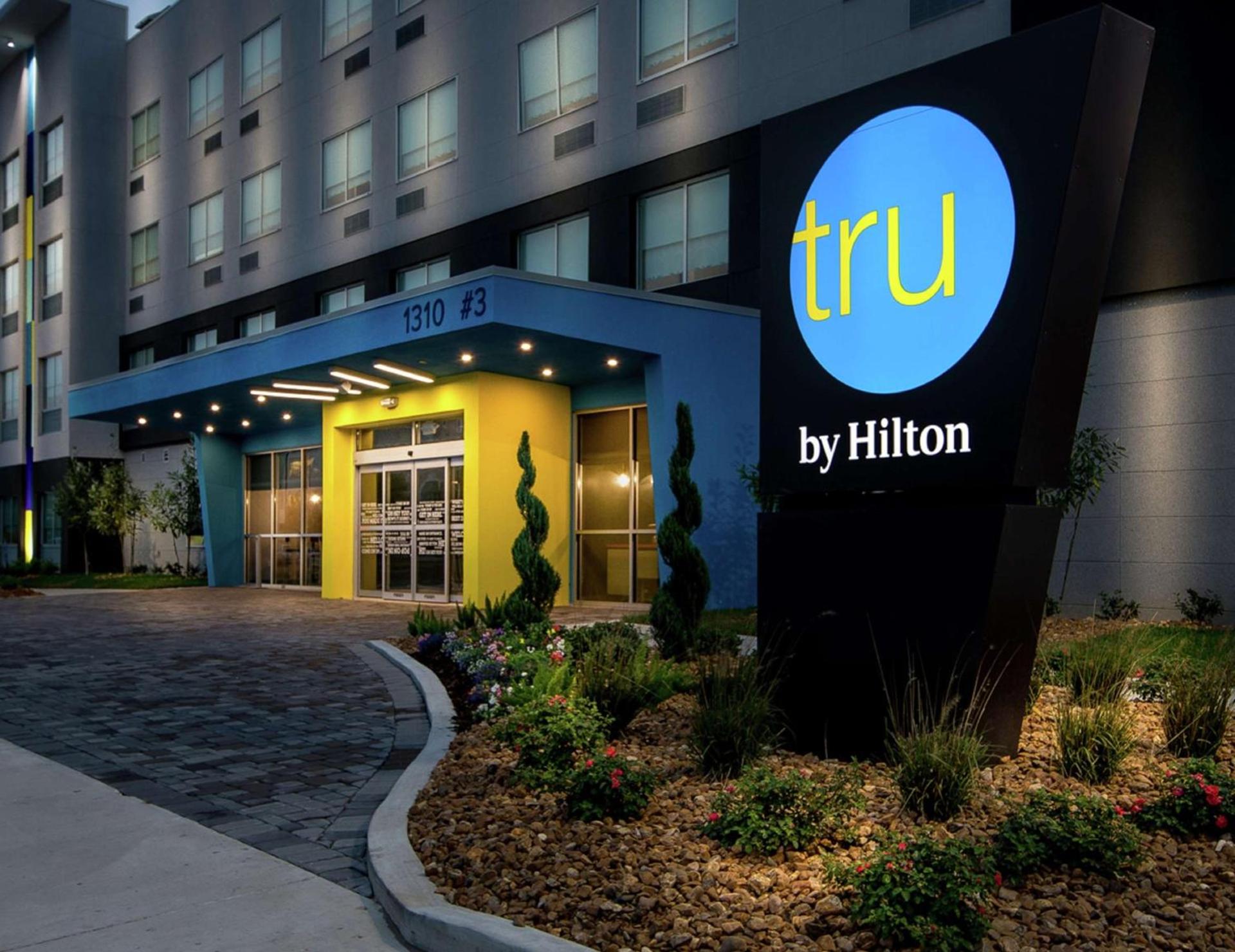 Tru by Hilton Lafayette River Ranch photo 6