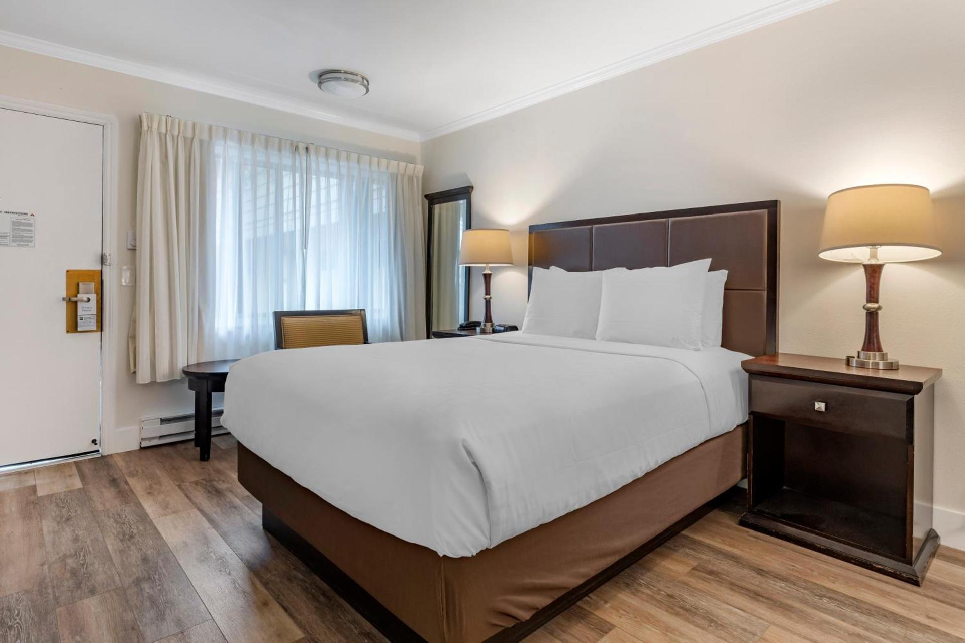Best Western Carmel's Town House Lodge photo 69