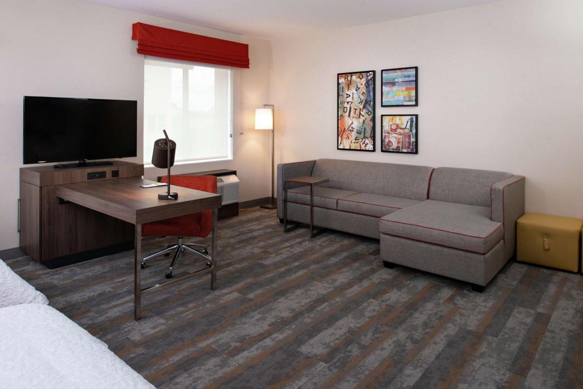 Hampton Inn & Suites Buena Park photo 39