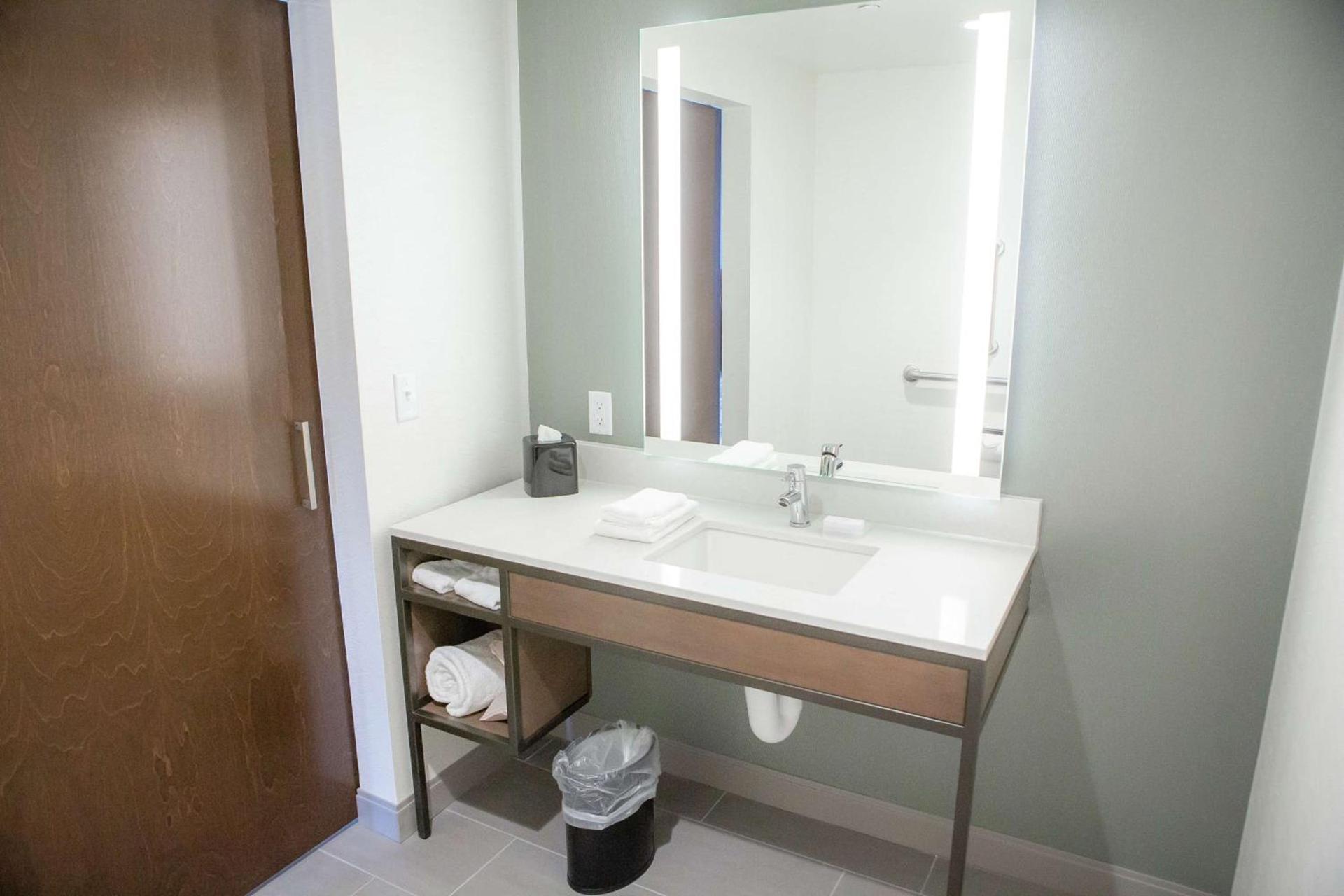 Hilton Garden Inn Corning Downtown photo 16