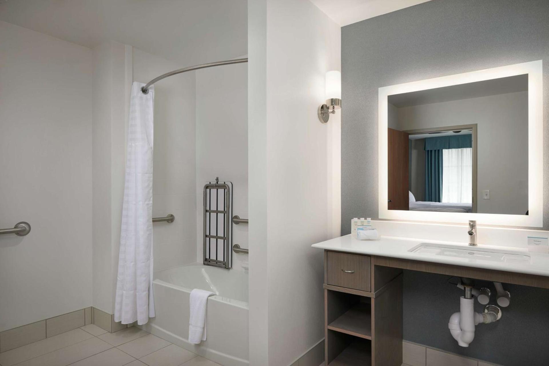 Homewood Suites By Hilton Cincinnati Midtown photo 14
