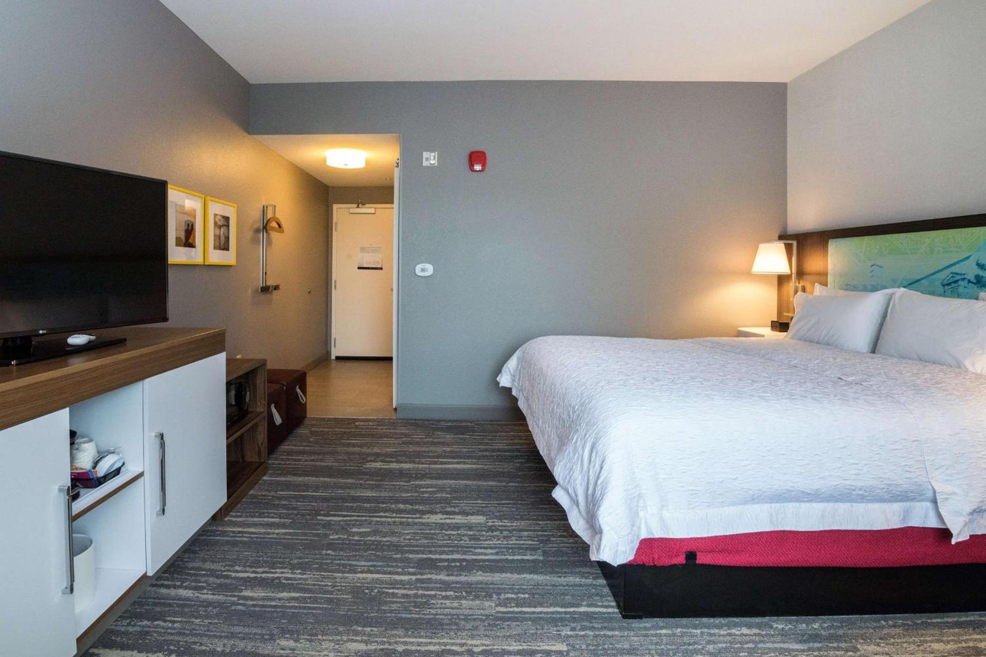 Hampton Inn & Suites - Allen Park photo 30
