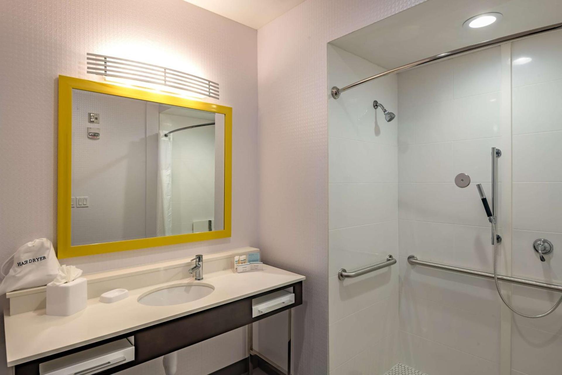 Hampton Inn & Suites Dallas/Plano Central photo 33