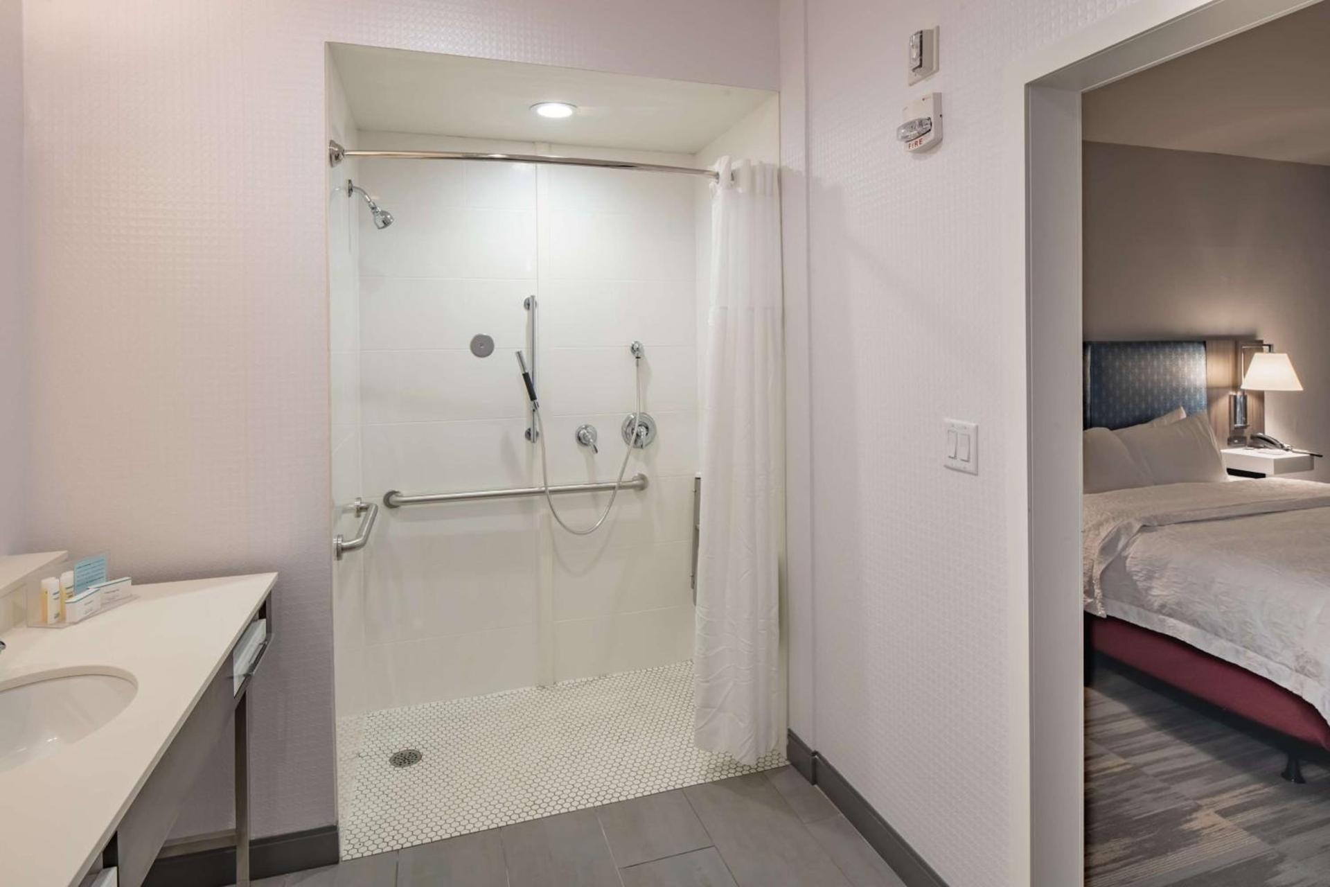 Hampton Inn & Suites Dallas/Plano Central photo 45