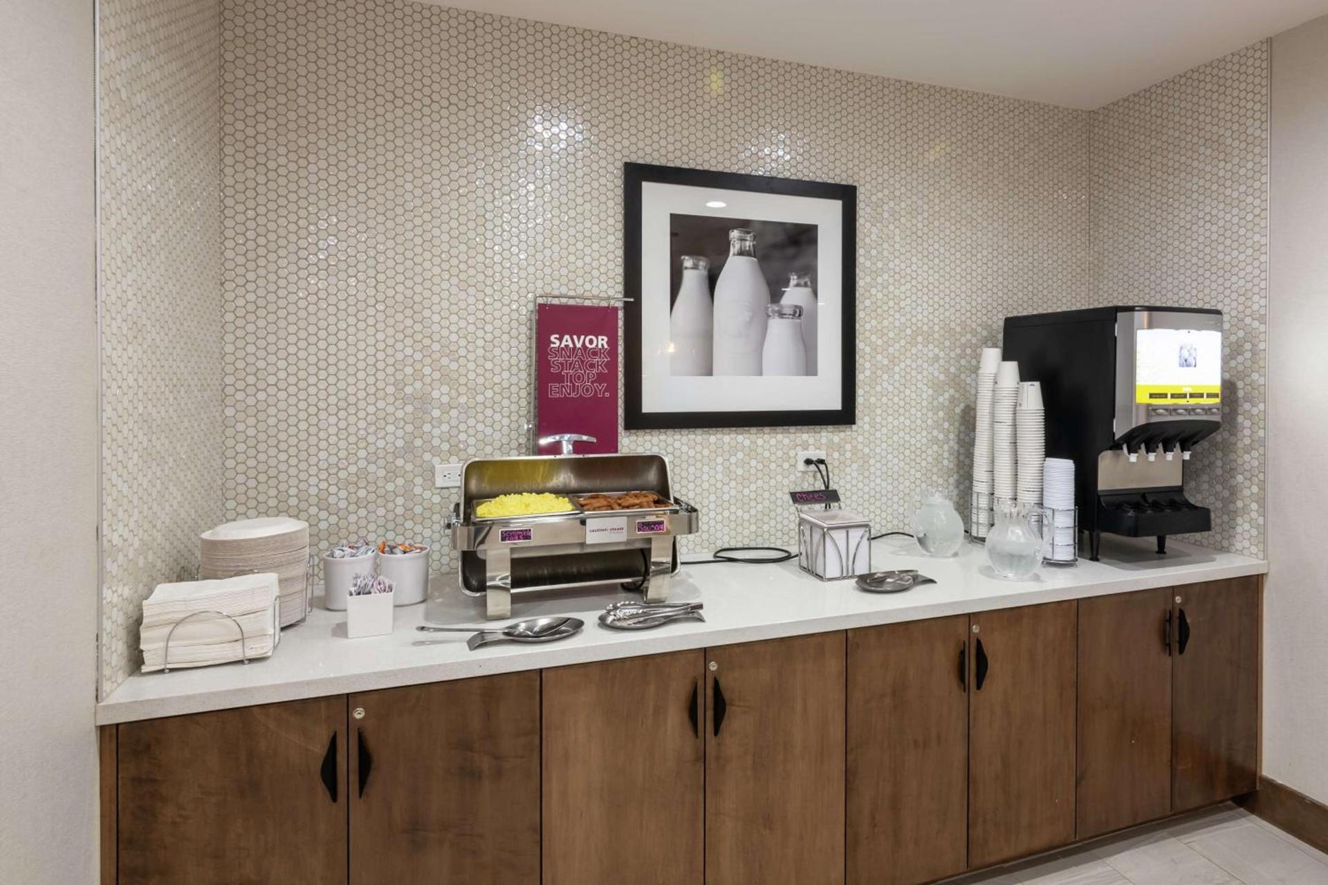 Hampton Inn & Suites Dallas East photo 13