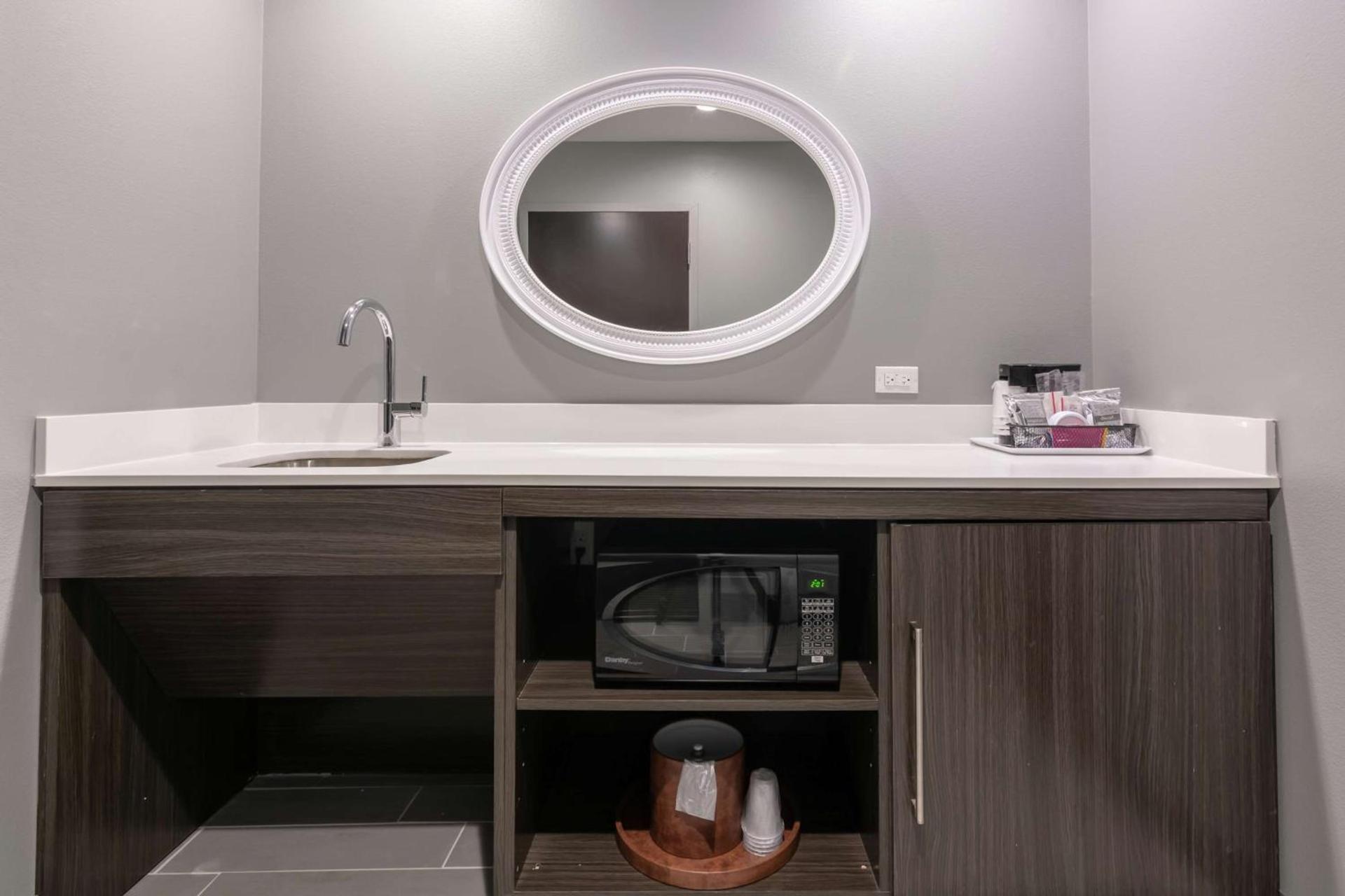 Hampton Inn & Suites Dallas East photo 48