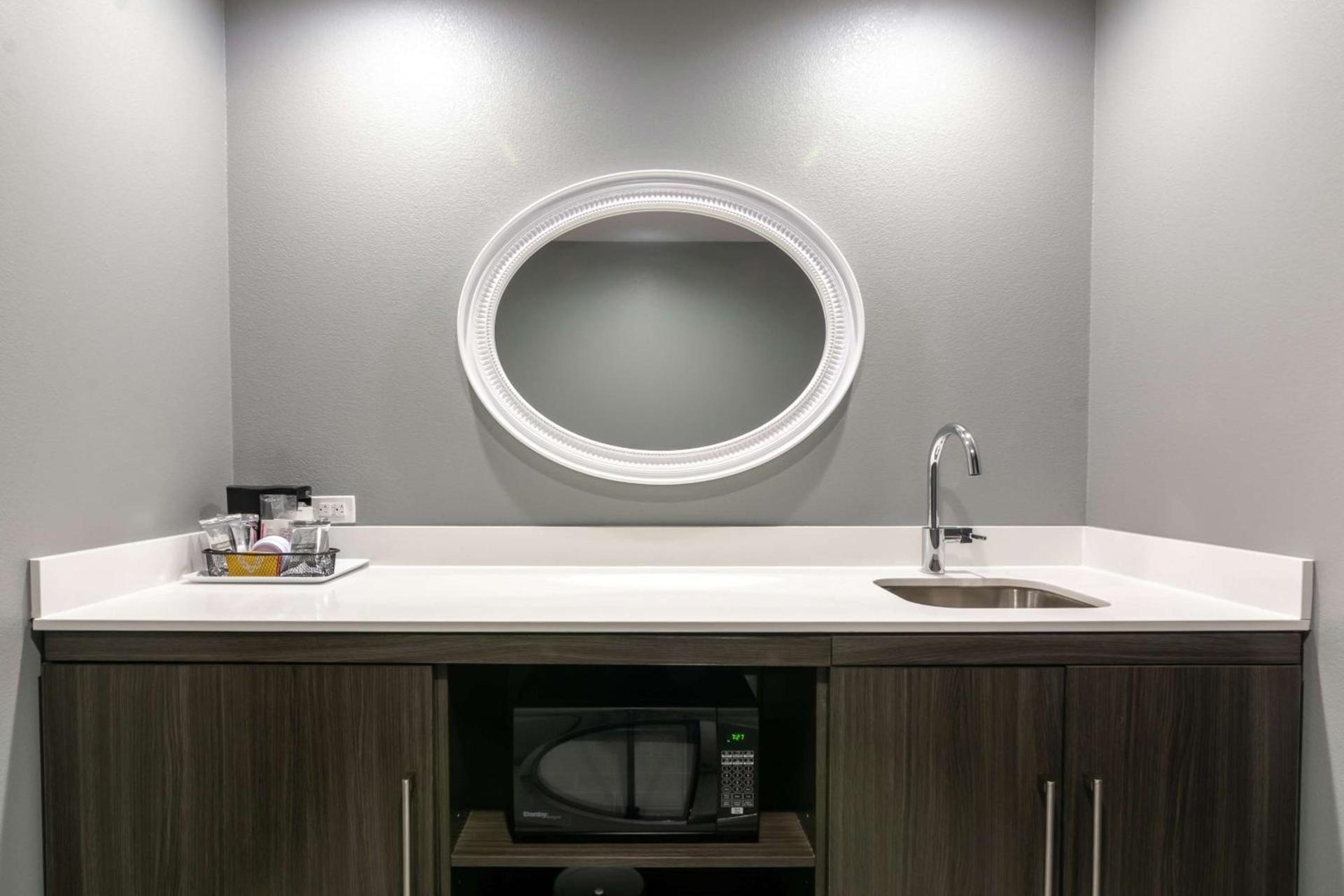 Hampton Inn & Suites Dallas East photo 44