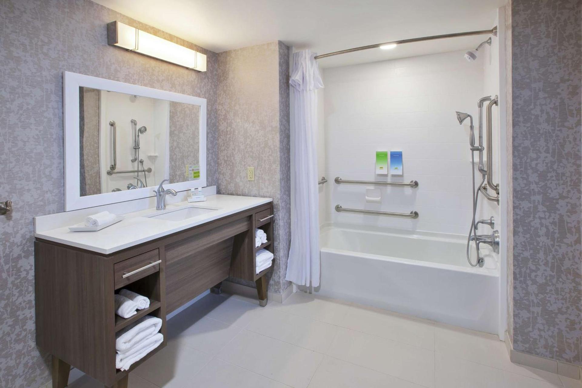 Home2 Suites By Hilton Holland photo 21