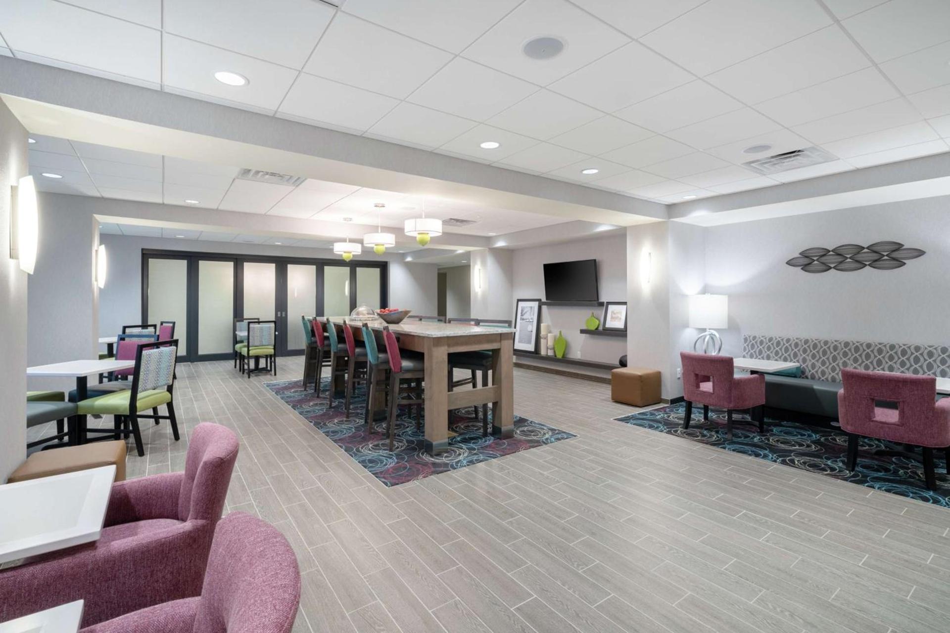 Hampton Inn Weston, WV photo 8