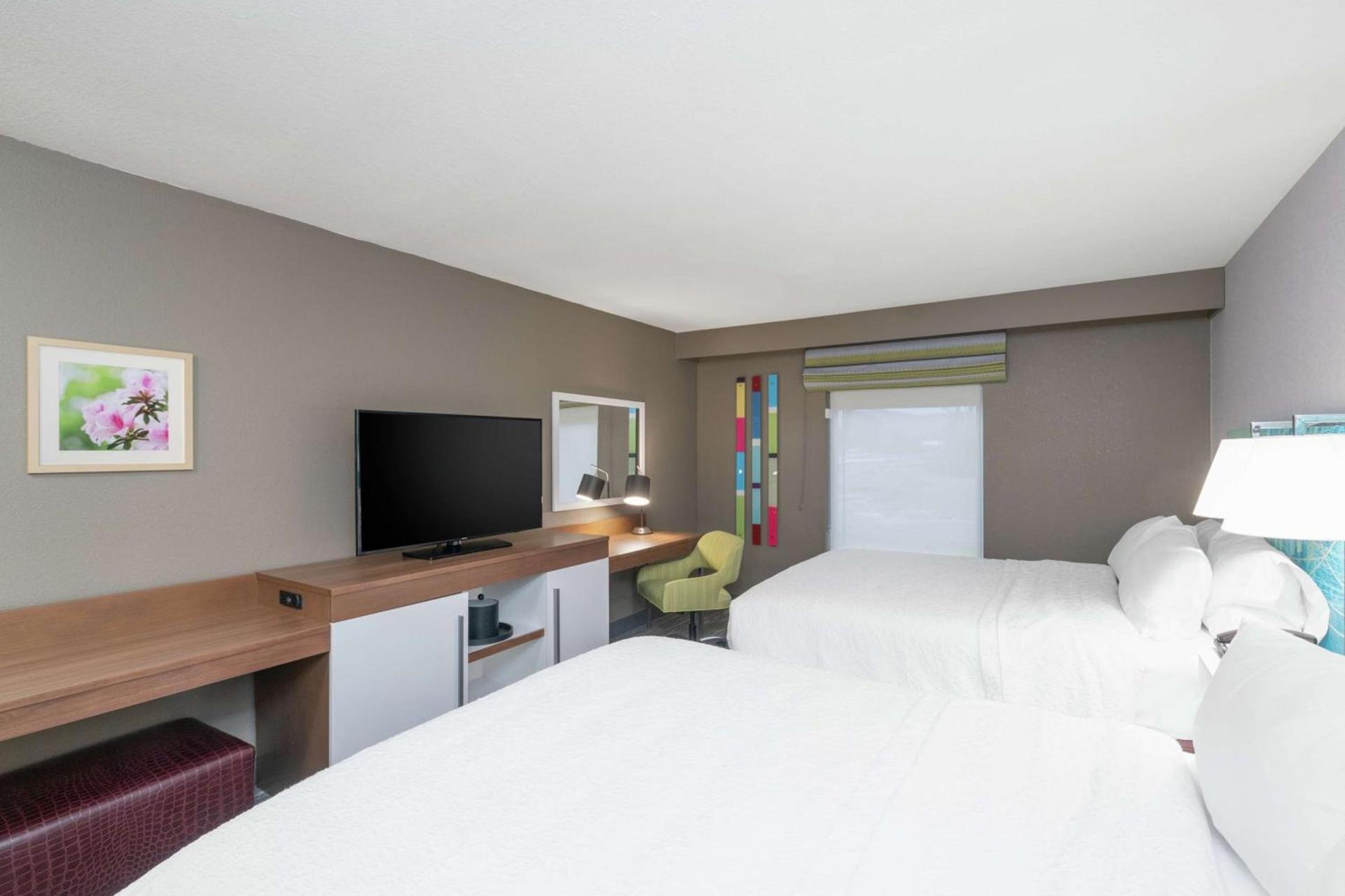 Hampton Inn Weston, WV photo 13