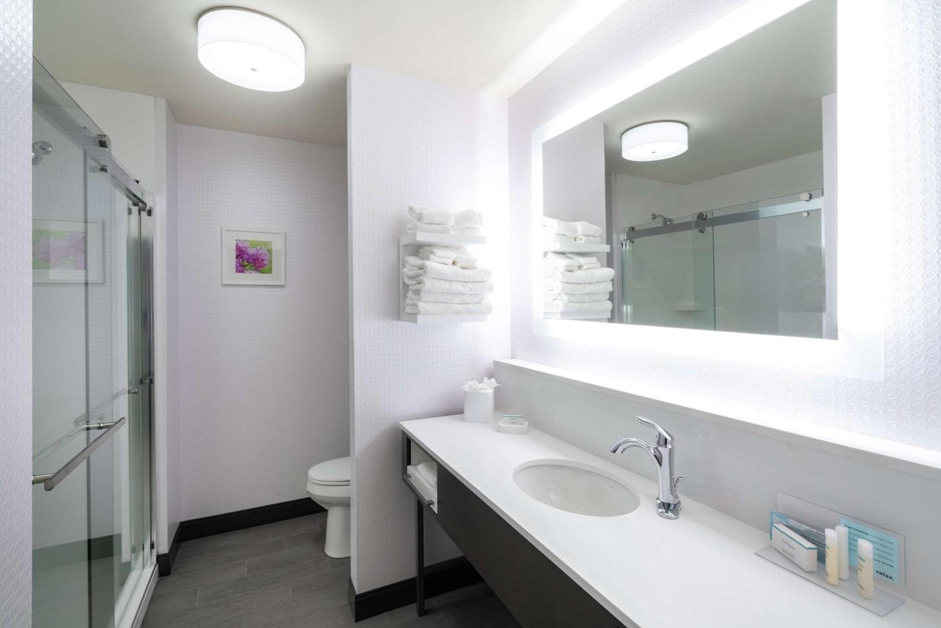 Hampton Inn Weston, WV photo 16