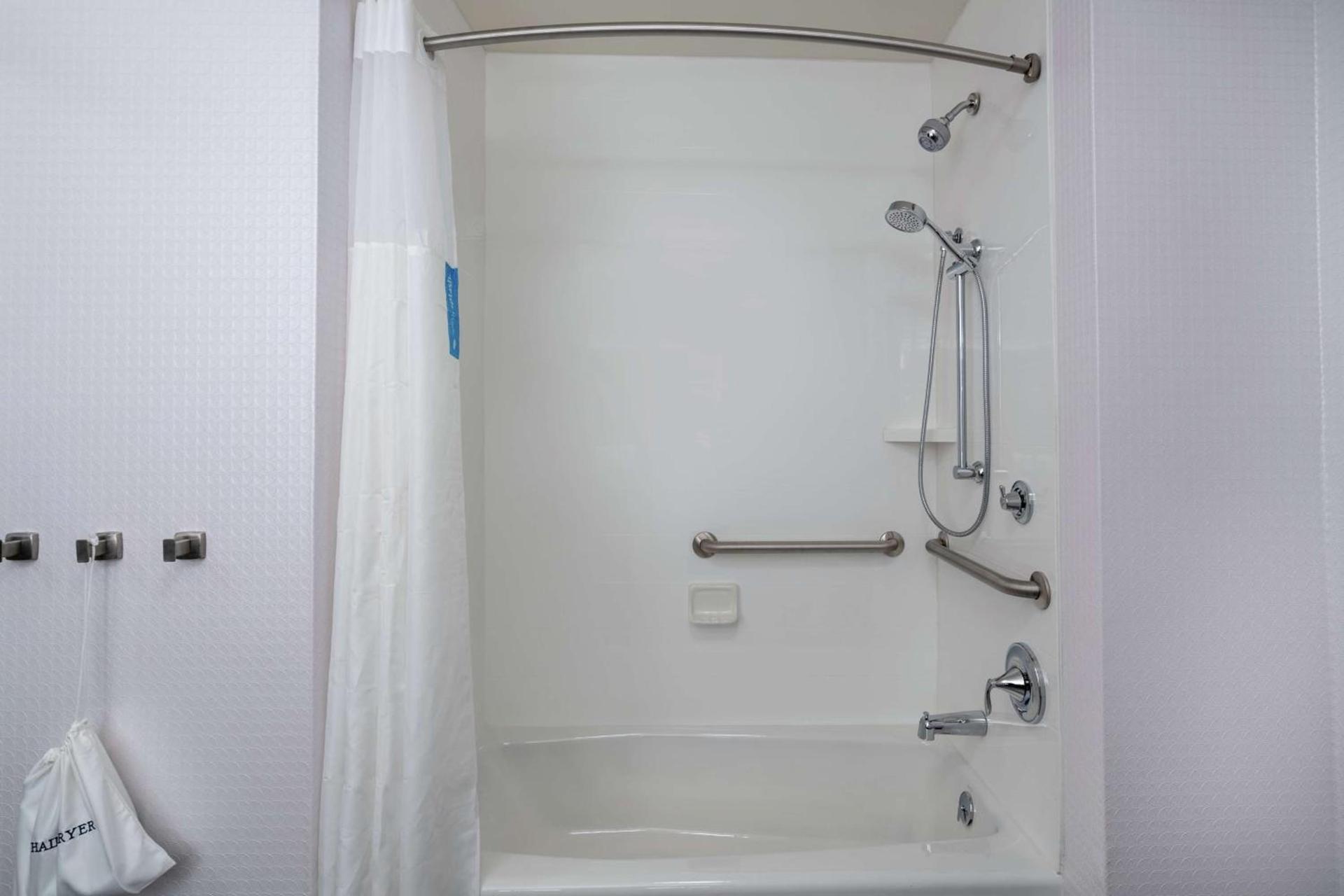 Hampton Inn Weston, WV photo 15