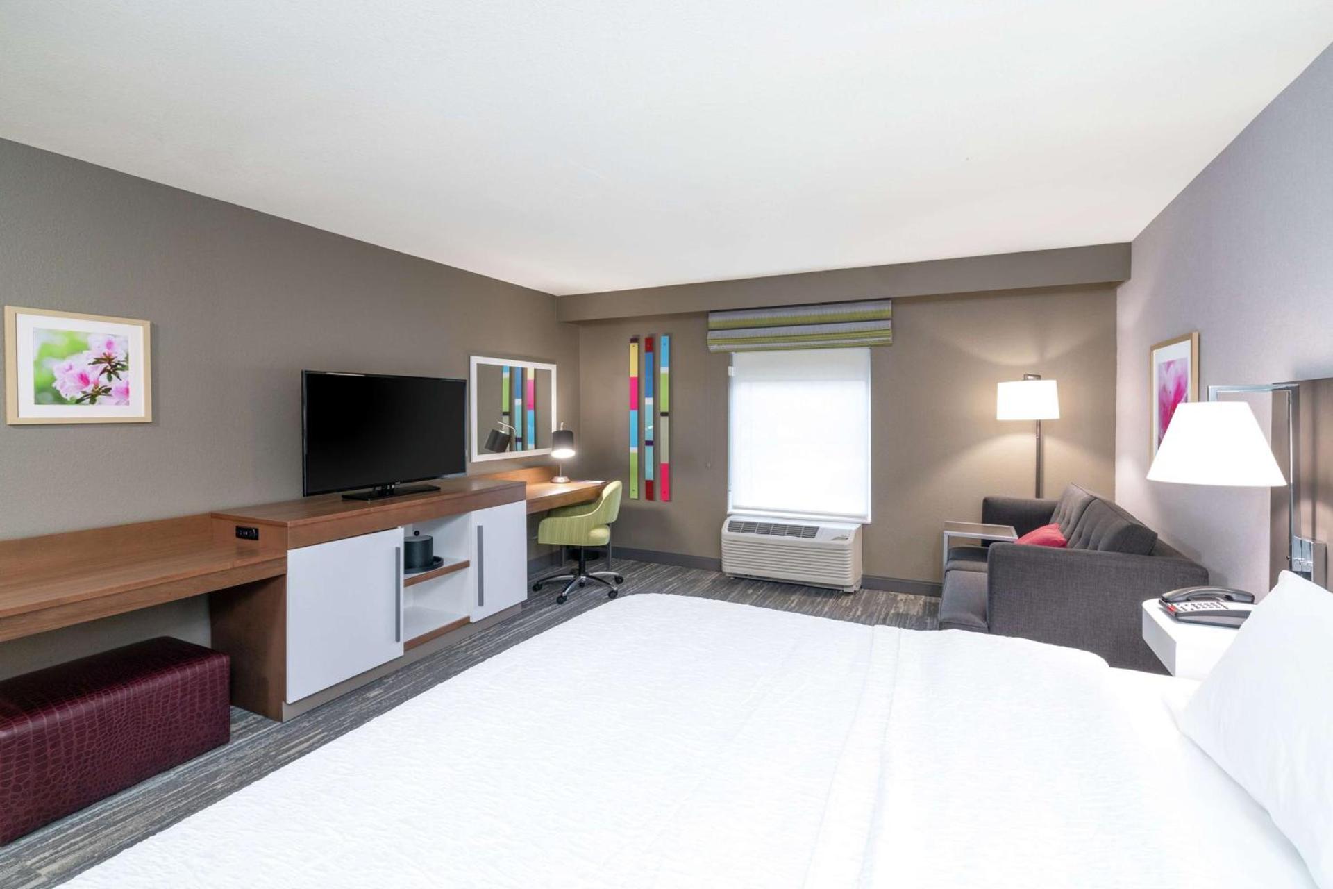 Hampton Inn Weston, WV photo 17