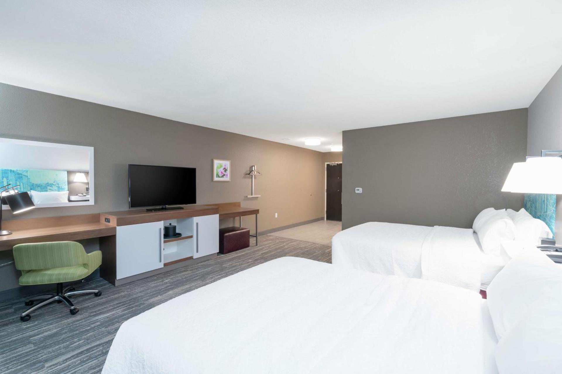 Hampton Inn Weston, WV photo 18