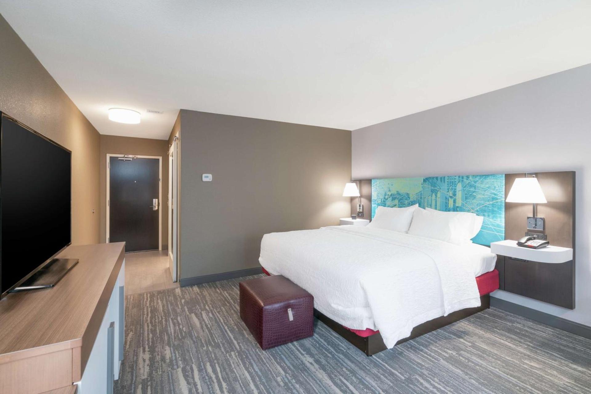 Hampton Inn Weston, WV photo 29