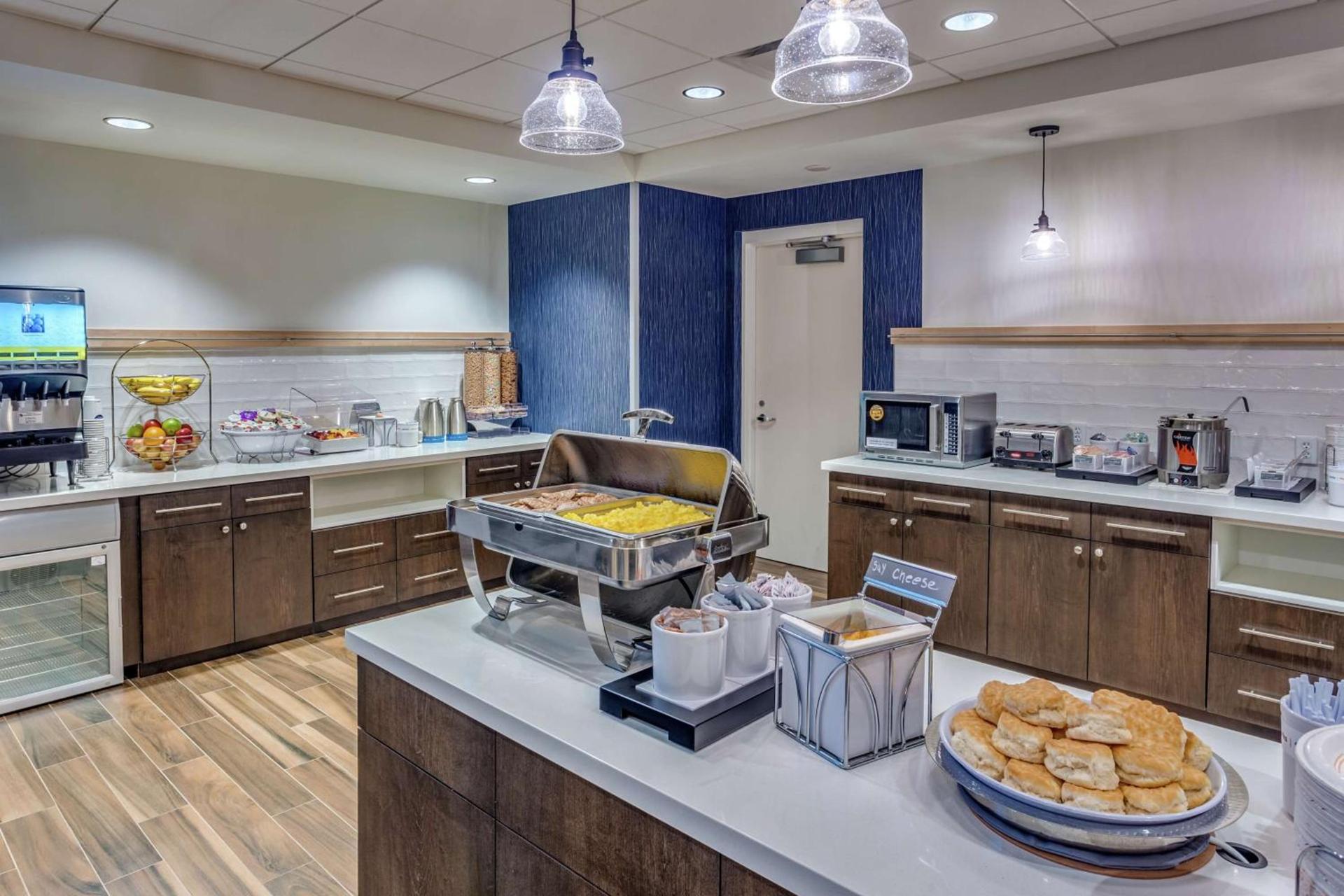 Hampton Inn & Suites Kittery-Portsmouth photo 13