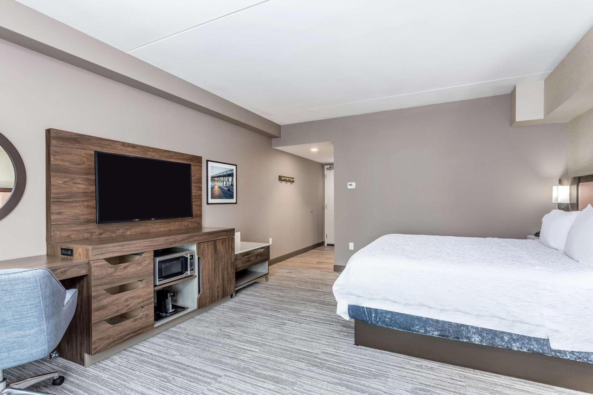 Hampton Inn & Suites Kittery-Portsmouth photo 22