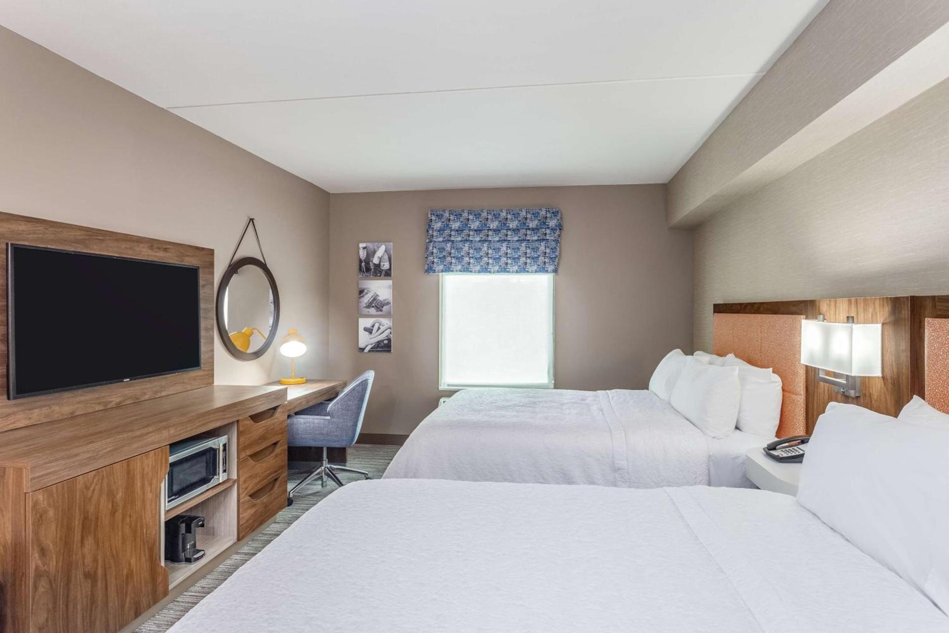 Hampton Inn & Suites Kittery-Portsmouth photo 23