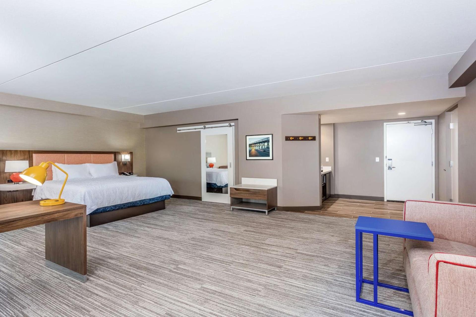 Hampton Inn & Suites Kittery-Portsmouth photo 26