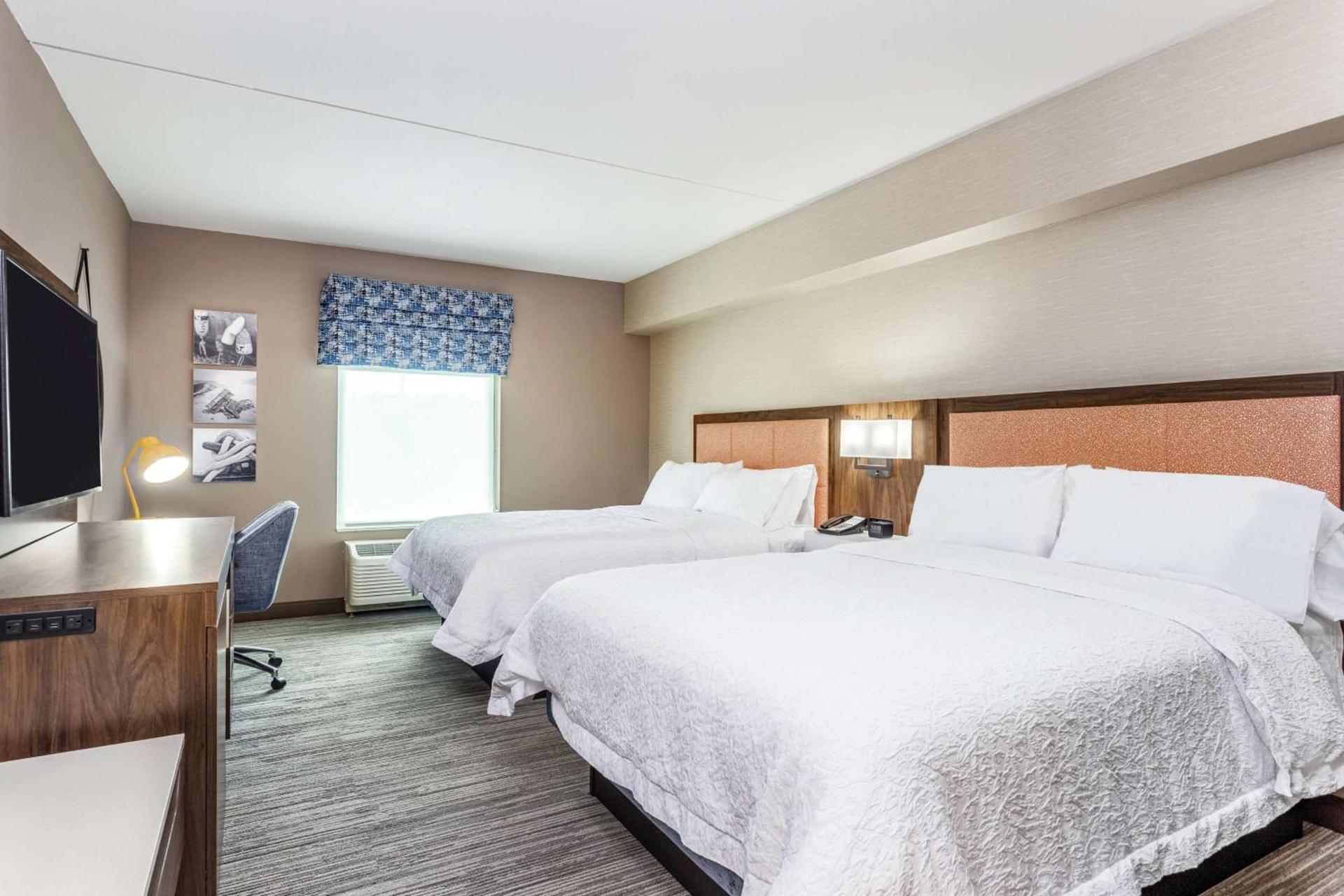 Hampton Inn & Suites Kittery-Portsmouth photo 25