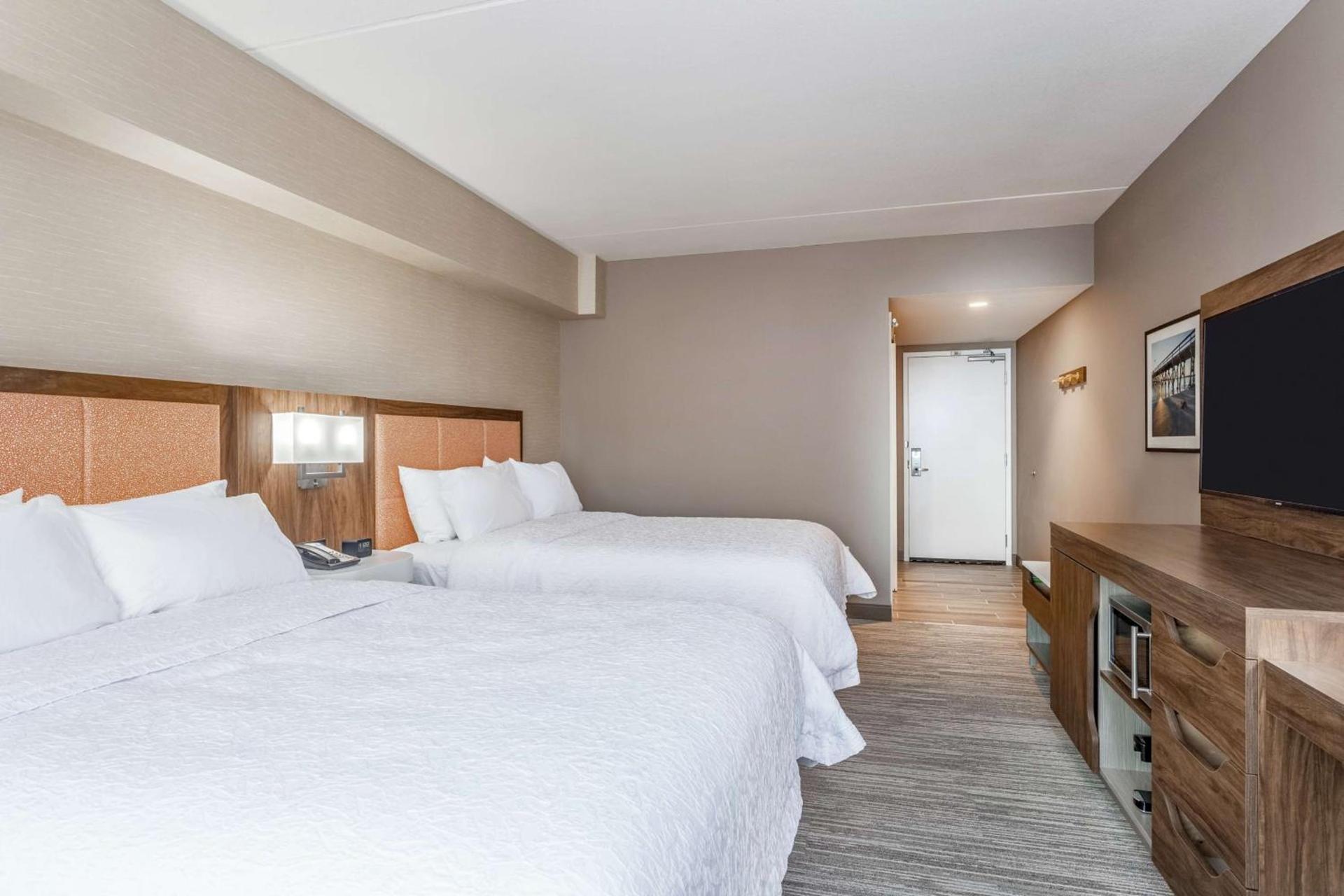 Hampton Inn & Suites Kittery-Portsmouth photo 36
