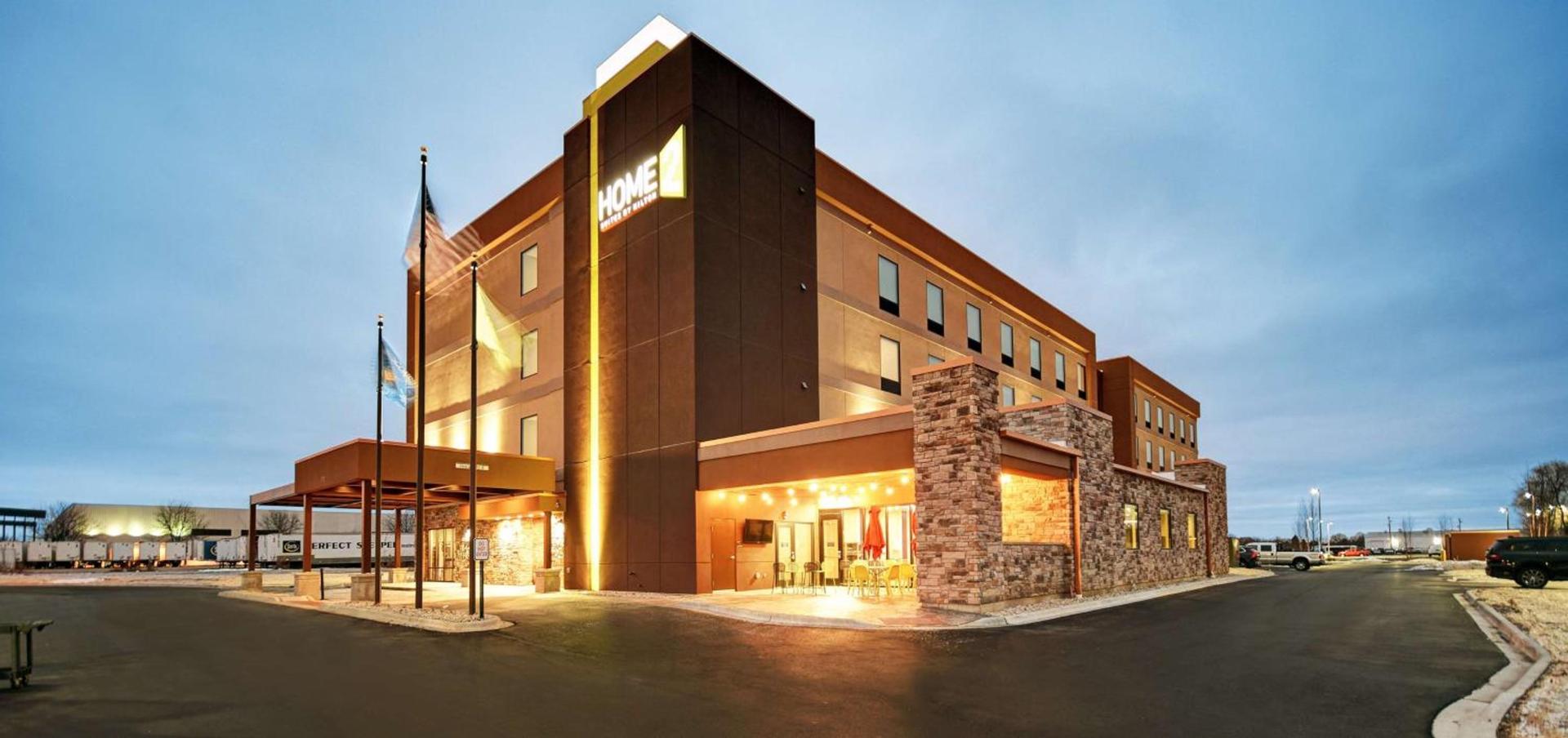 Home2 Suites By Hilton Beloit — hotel in Beloit
