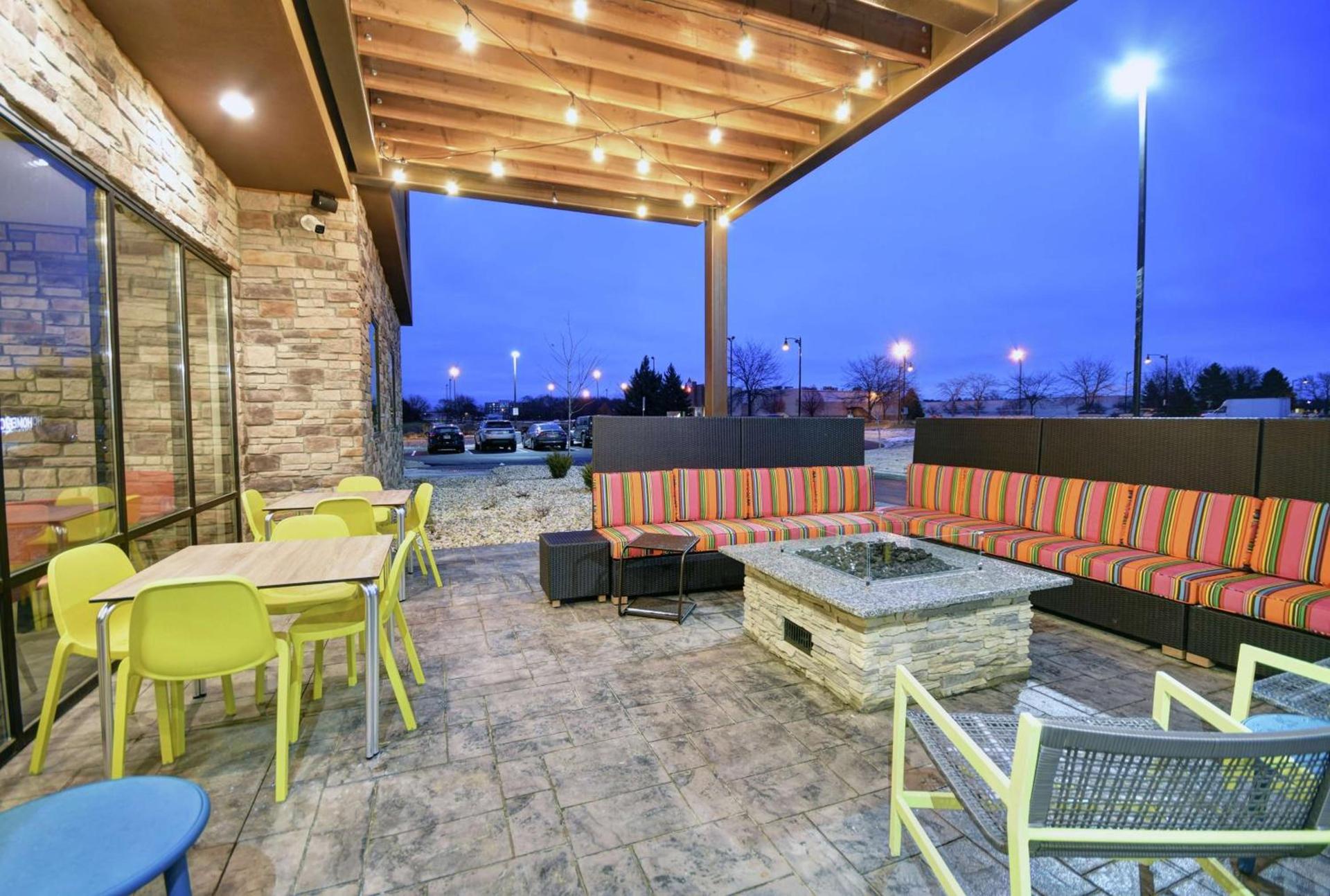 Home2 Suites By Hilton Beloit photo 3