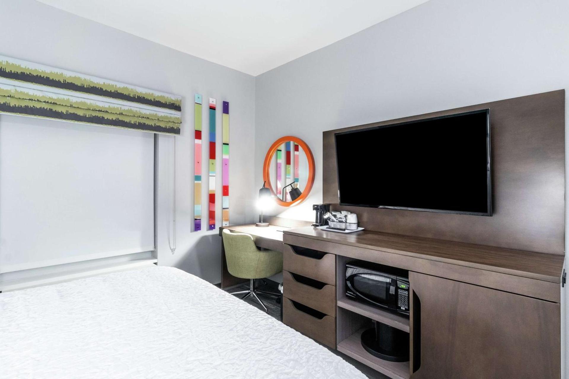 Hampton Inn Locust Grove photo 15