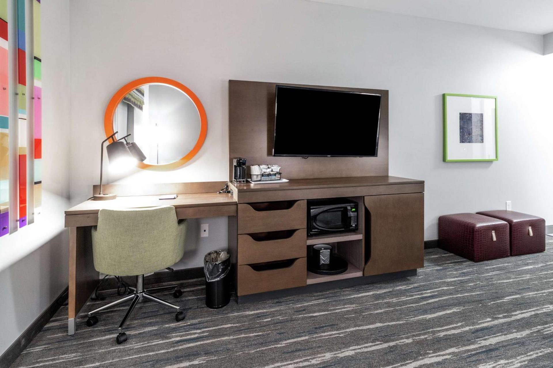 Hampton Inn Locust Grove photo 14