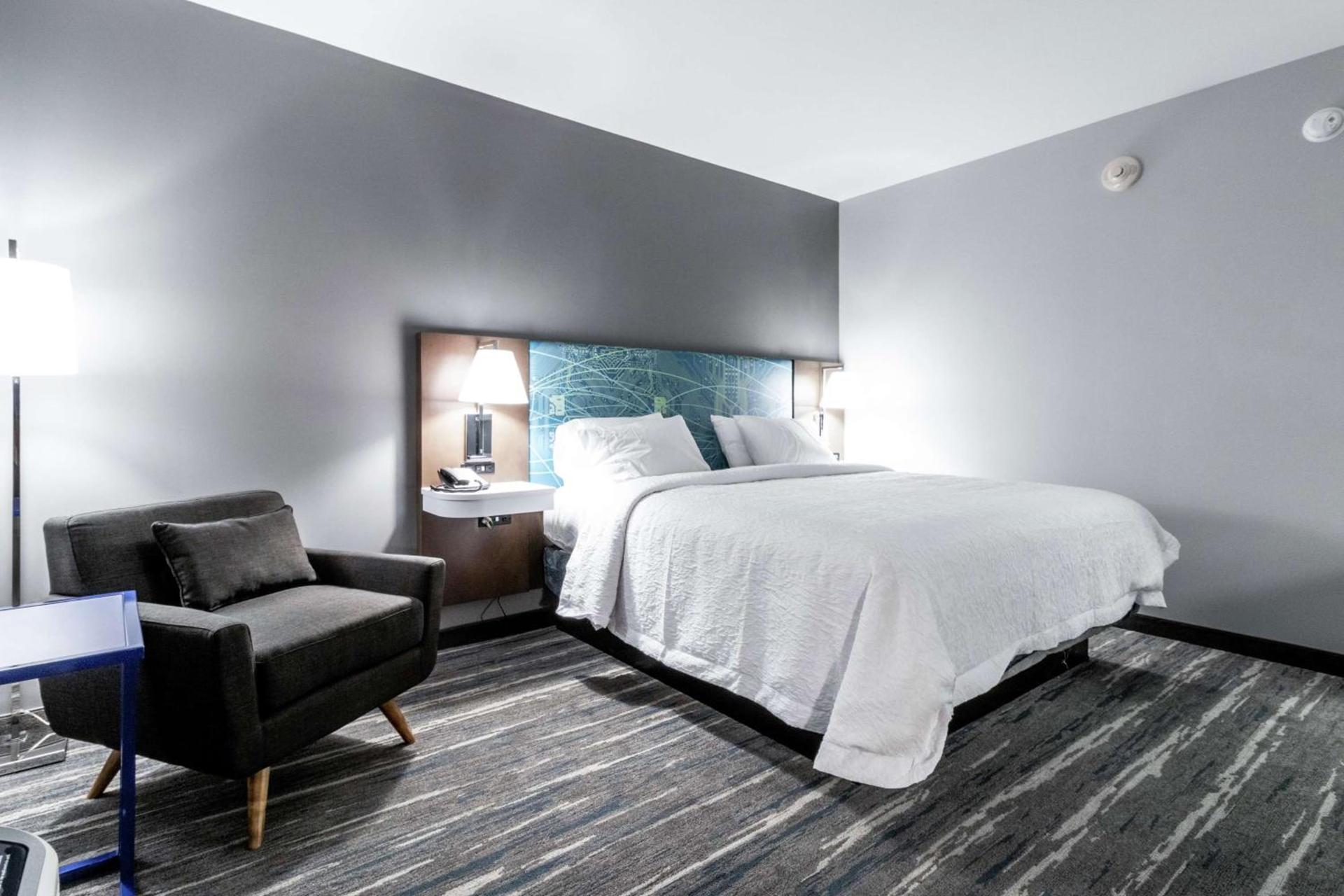 Hampton Inn Locust Grove photo 18