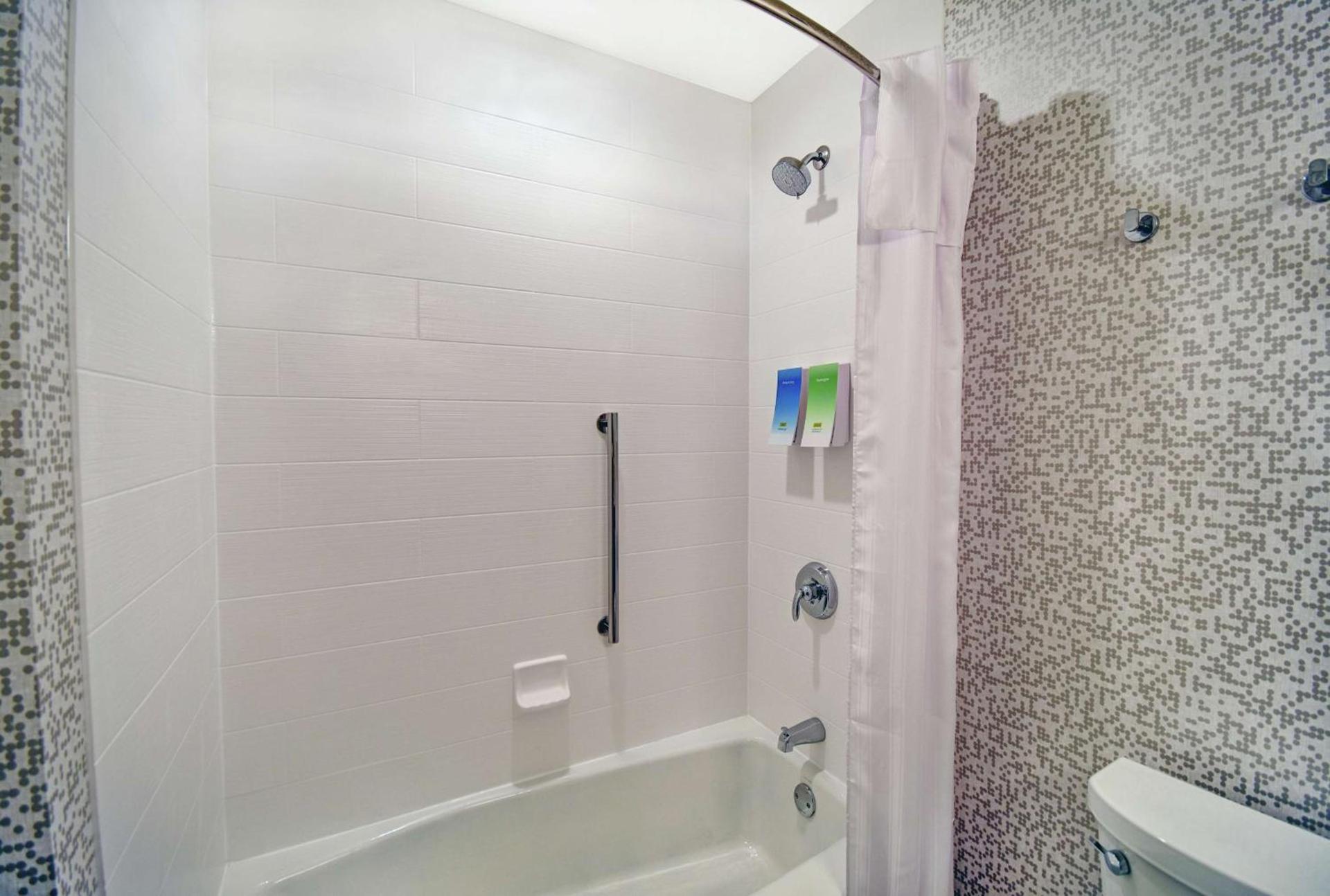 Home2 Suites By Hilton Beloit photo 17