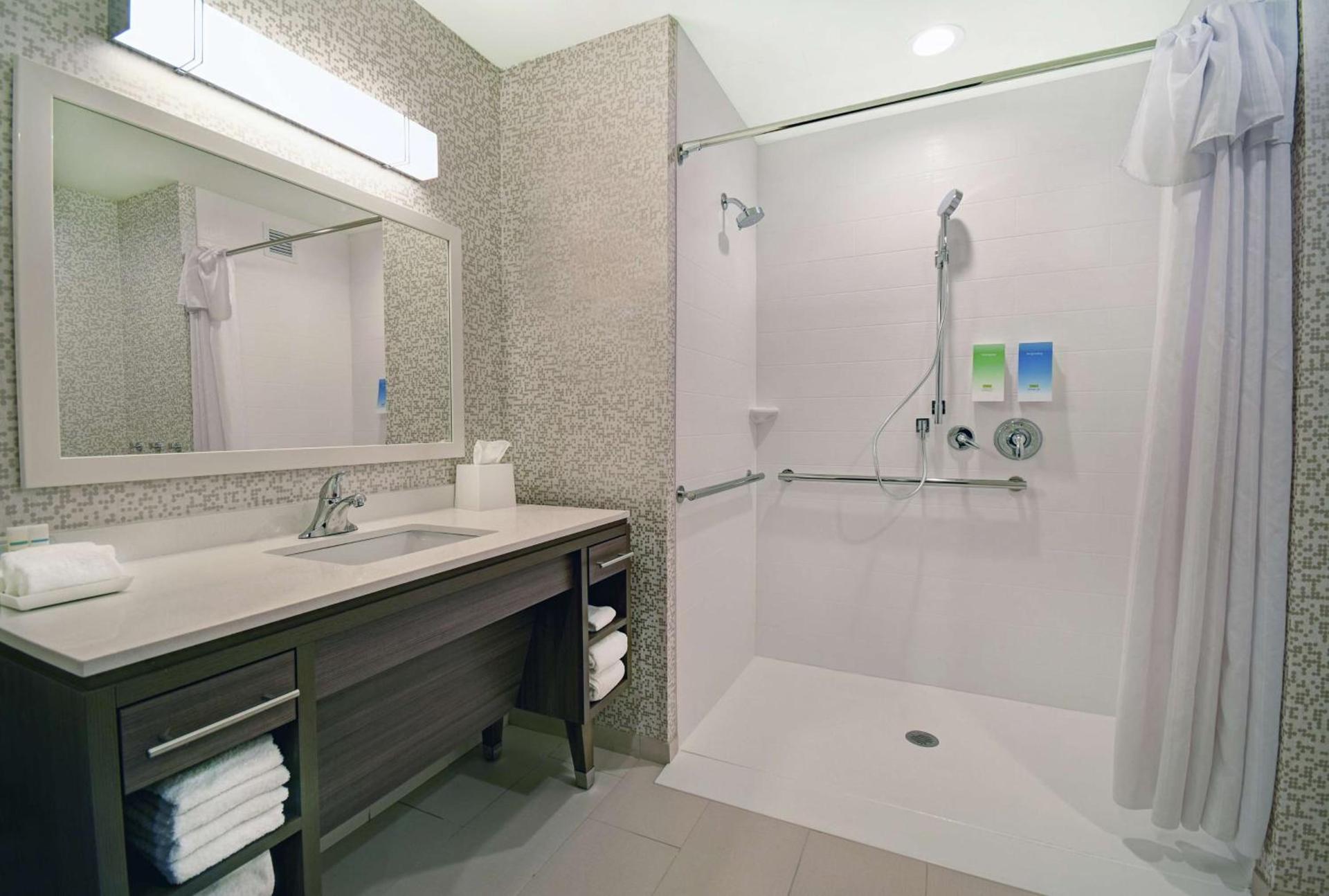 Home2 Suites By Hilton Beloit photo 28