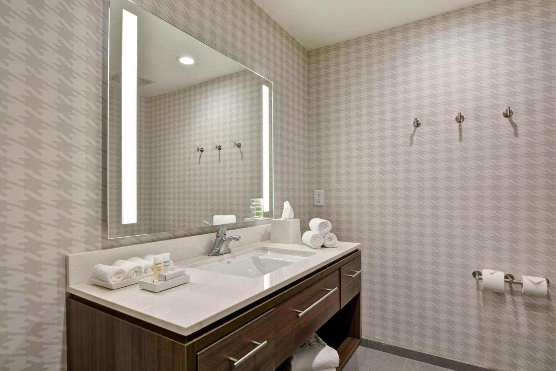 Home2 Suites Charleston West Ashley photo 17