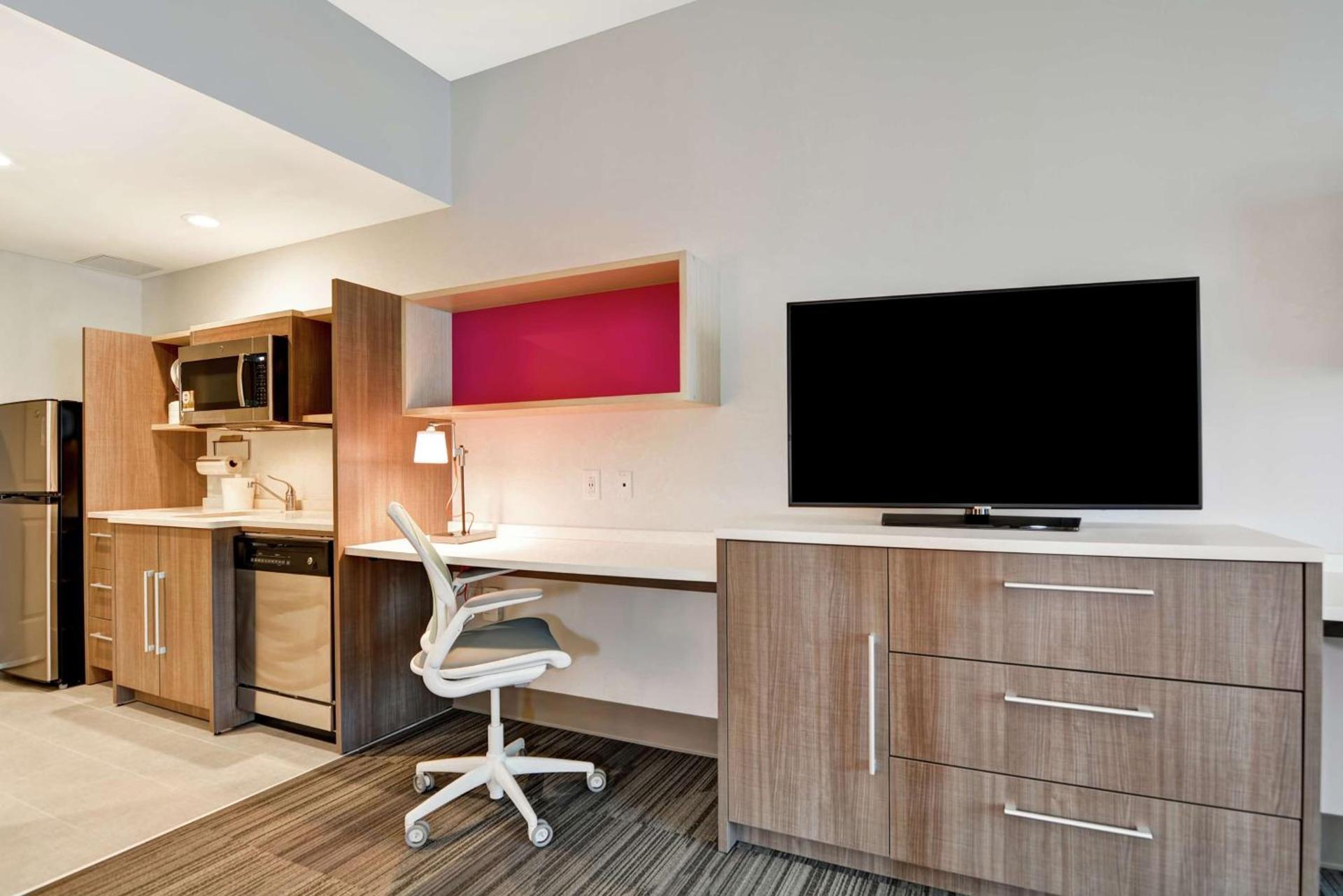 Home2 Suites Charleston West Ashley photo 40