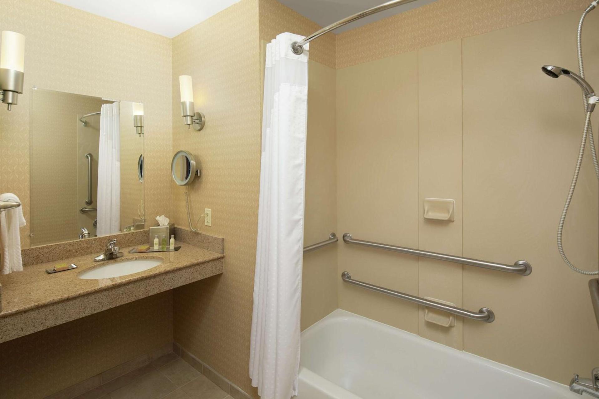 DoubleTree Richmond Airport photo 18