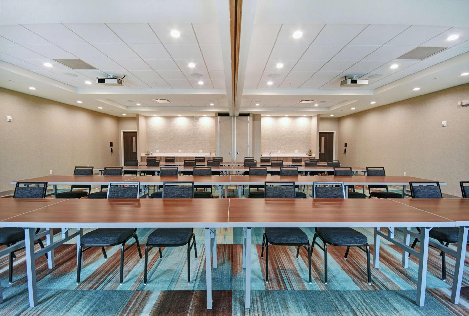 Home2 Suites By Hilton Beloit photo 36