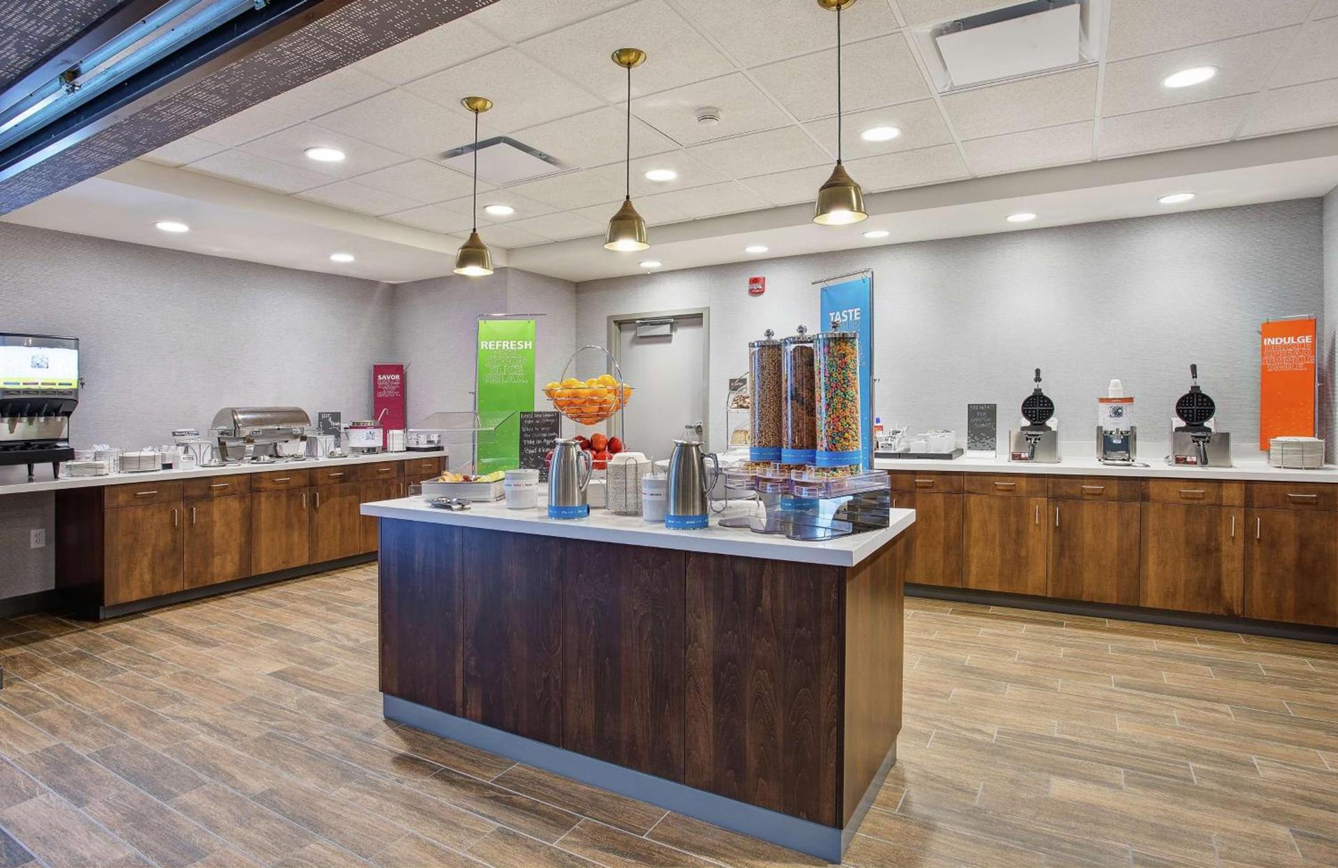 Hampton Inn Simpsonville photo 11