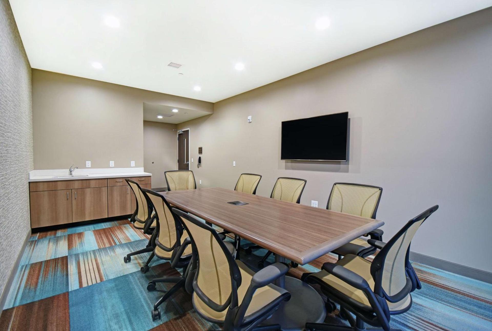 Home2 Suites By Hilton Beloit photo 37