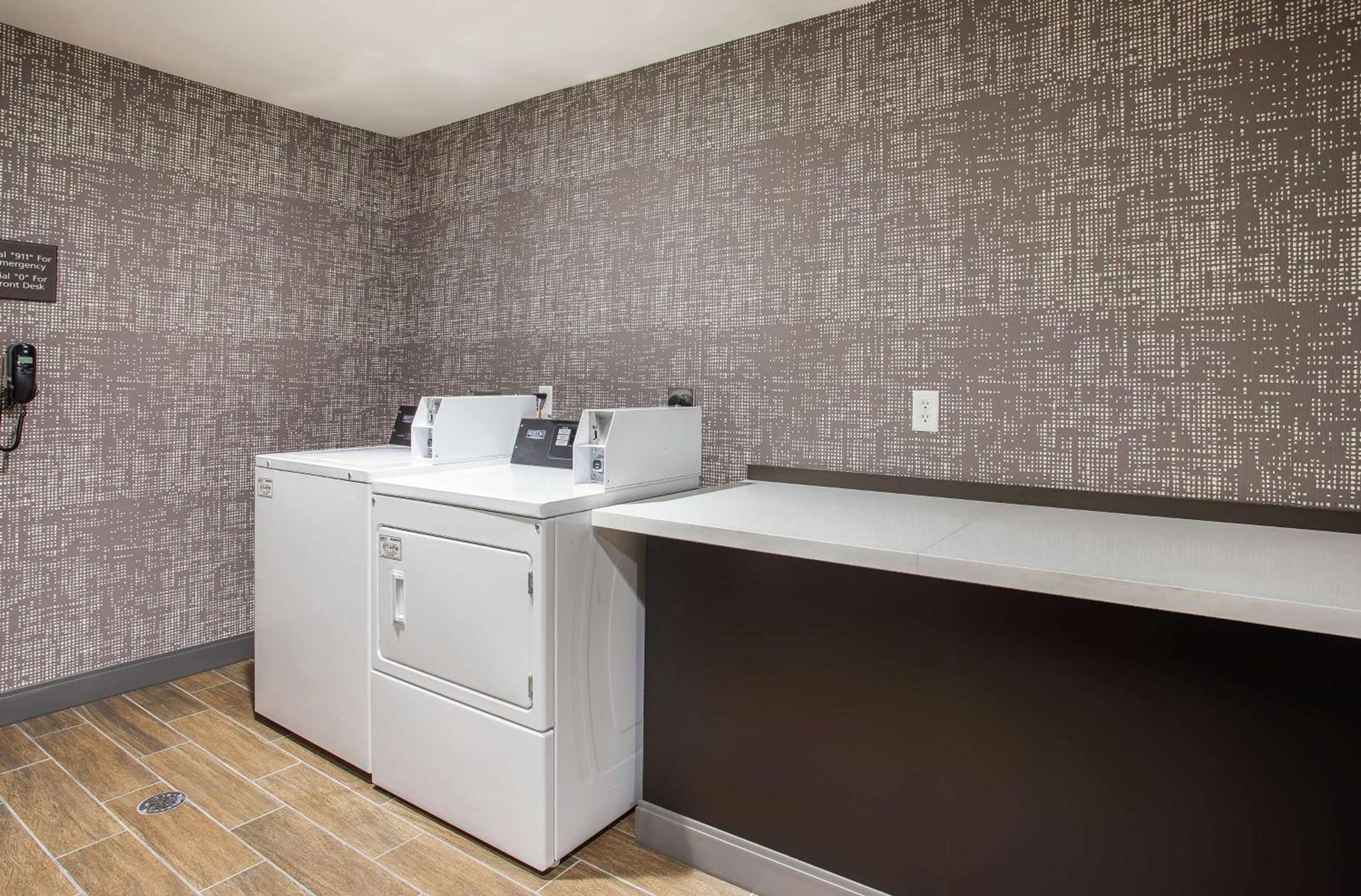 Hampton Inn Simpsonville photo 2