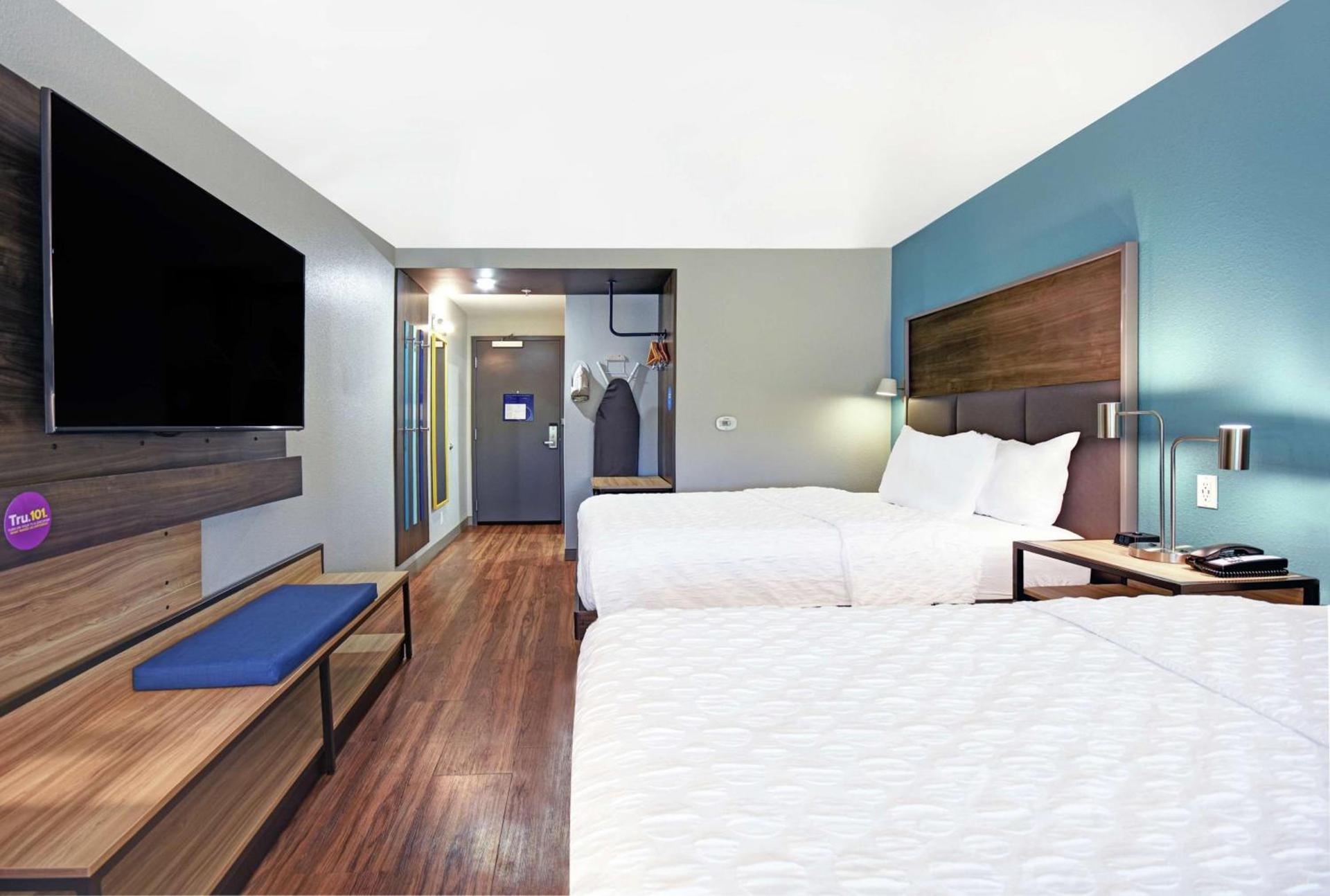 Tru By Hilton Grand Rapids Airport photo 31