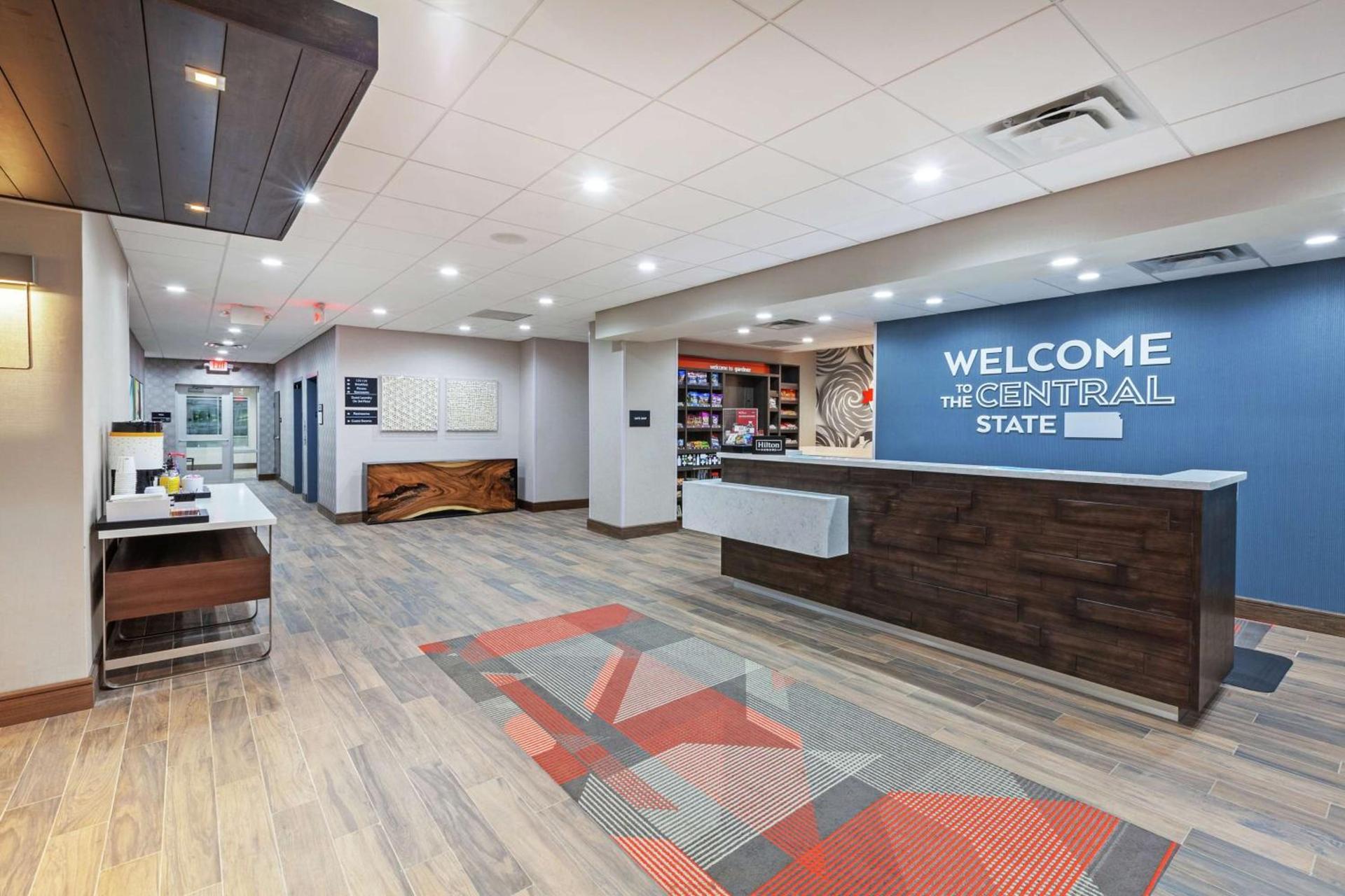 Hampton Inn Gardner photo 2