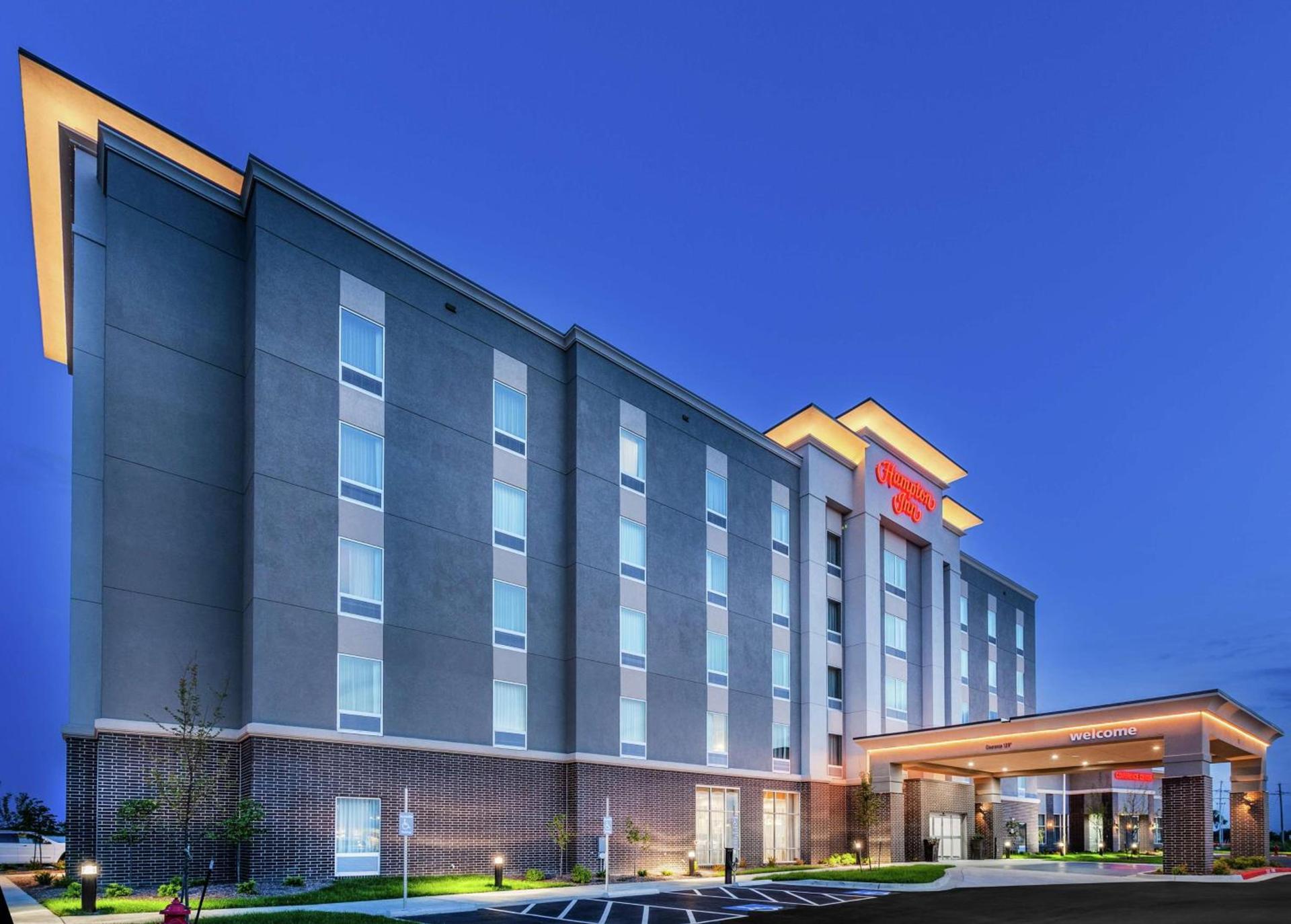 Hampton Inn Gardner photo 1