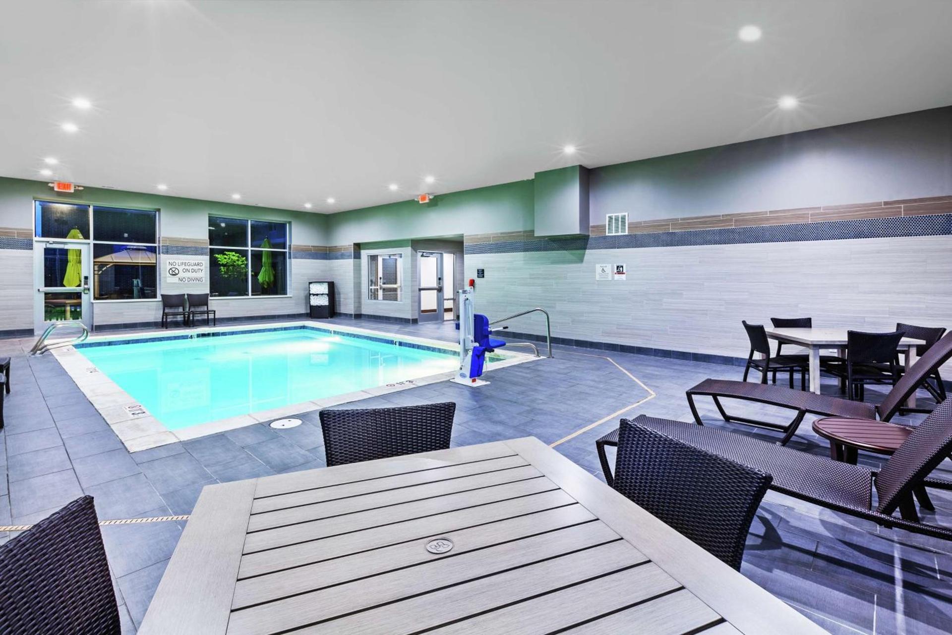 Hampton Inn Gardner photo 5
