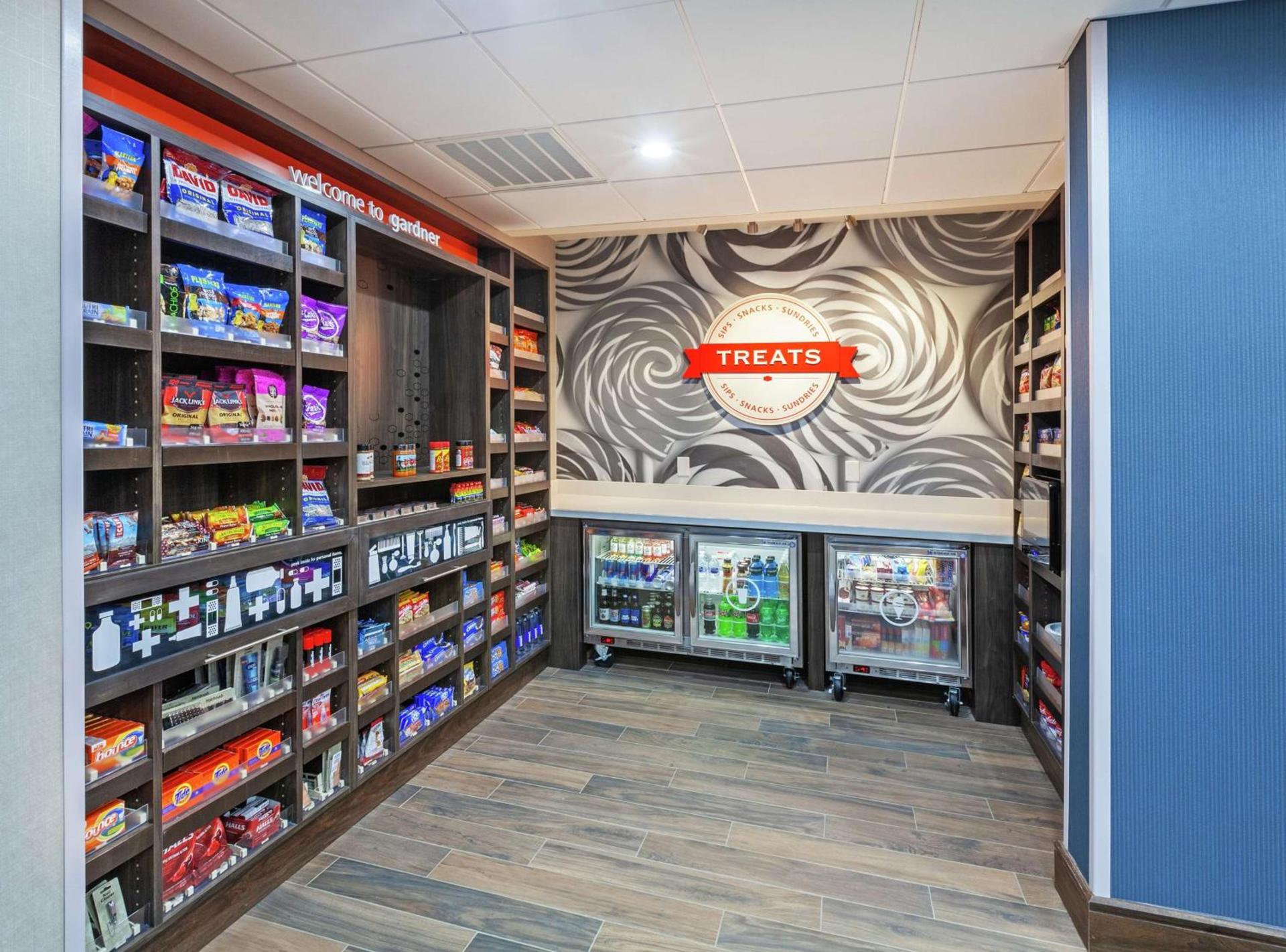 Hampton Inn Gardner photo 9